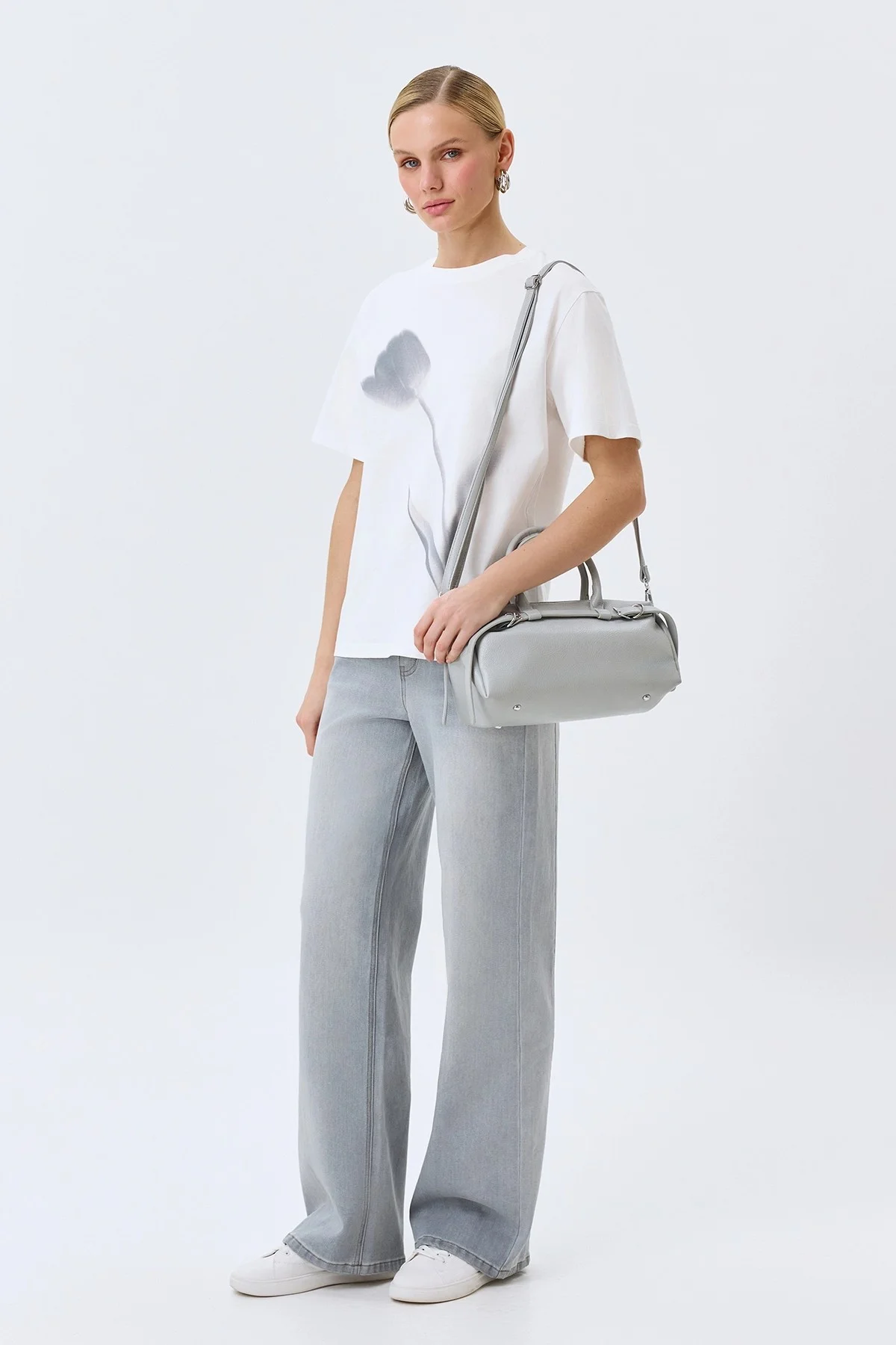 Сумка-багет с декоративными ремешками, One