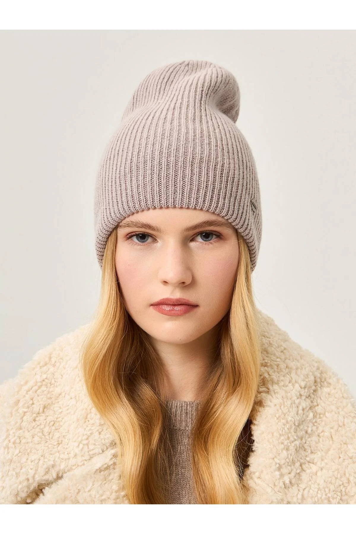 Шапка лиловая, One