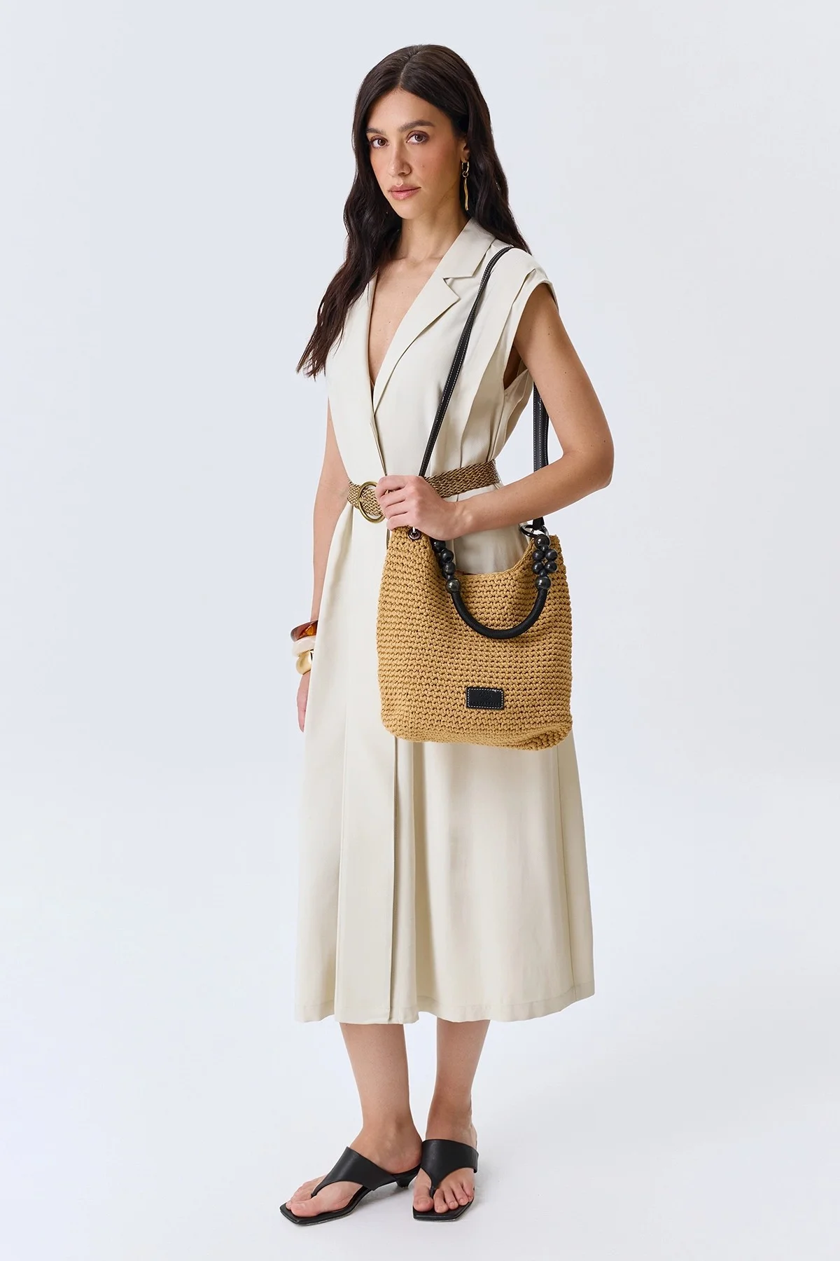 Плетеная сумка с акцентной ручкой, One