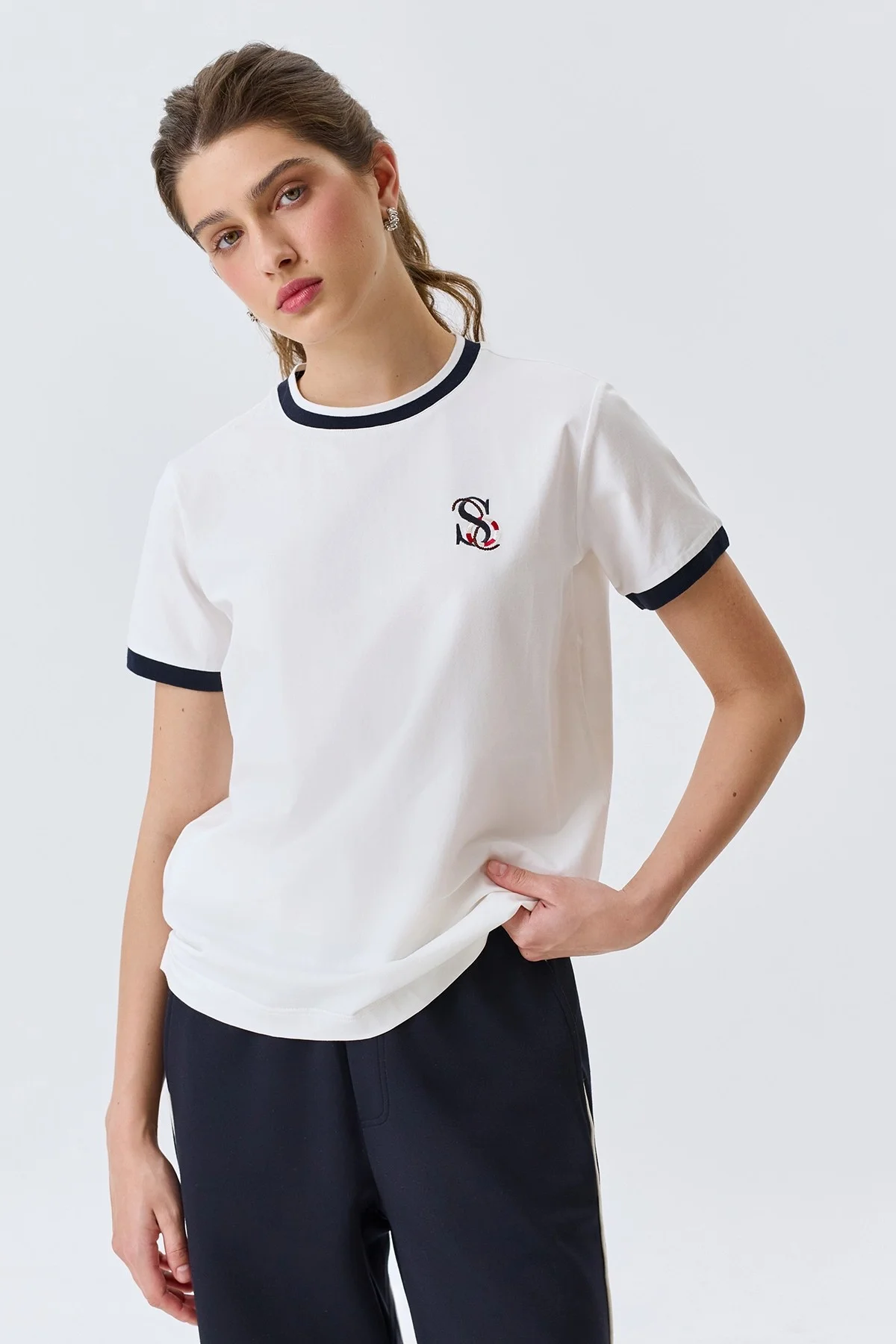 Футболка с контрастными деталями, 48