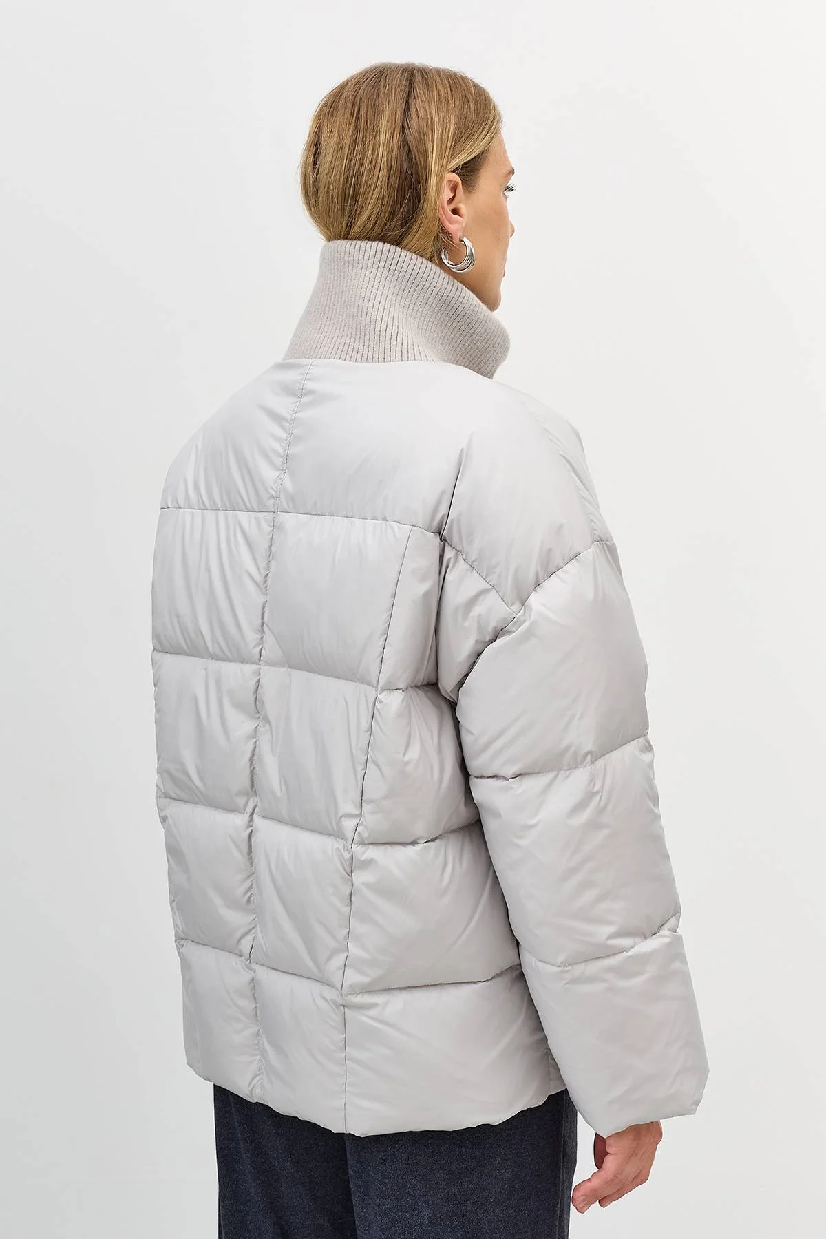 Лимитированная серия минималистичная куртка с вязаным воротником с палантином, 42