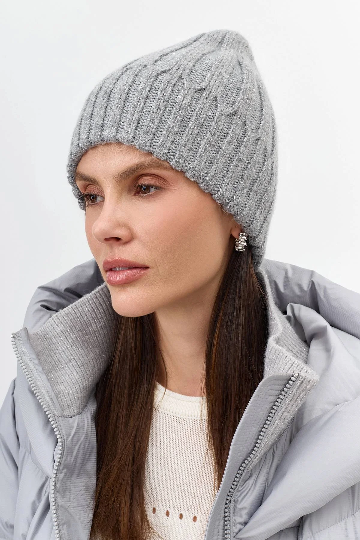 Серая шапка с мерцающим люрексом и ангорой, One