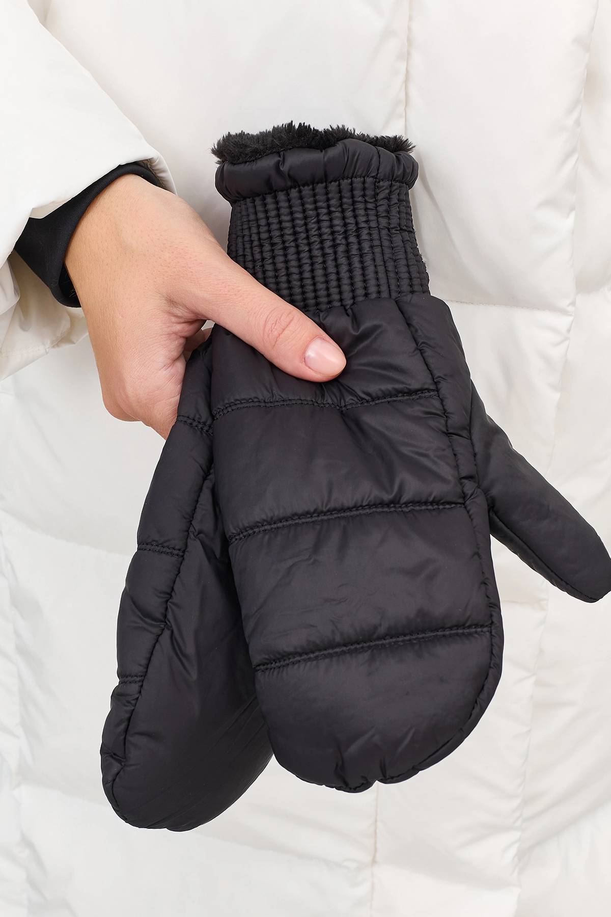 Утепленные варежки в спортивном стиле, One