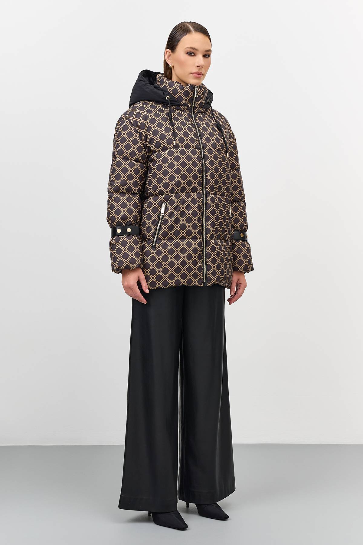 Лимитированная серия куртка с геометрическим принтом и палантин, 44