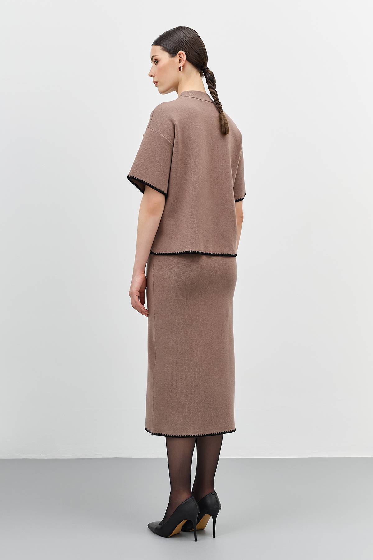 Лимитированная серия джемпер мокко с палантином, 42