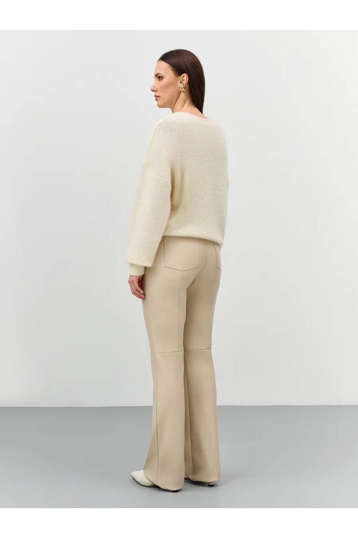 Лимитированная серия свободный пушистый джемпер из мерцающей пряжи и ремень, 50