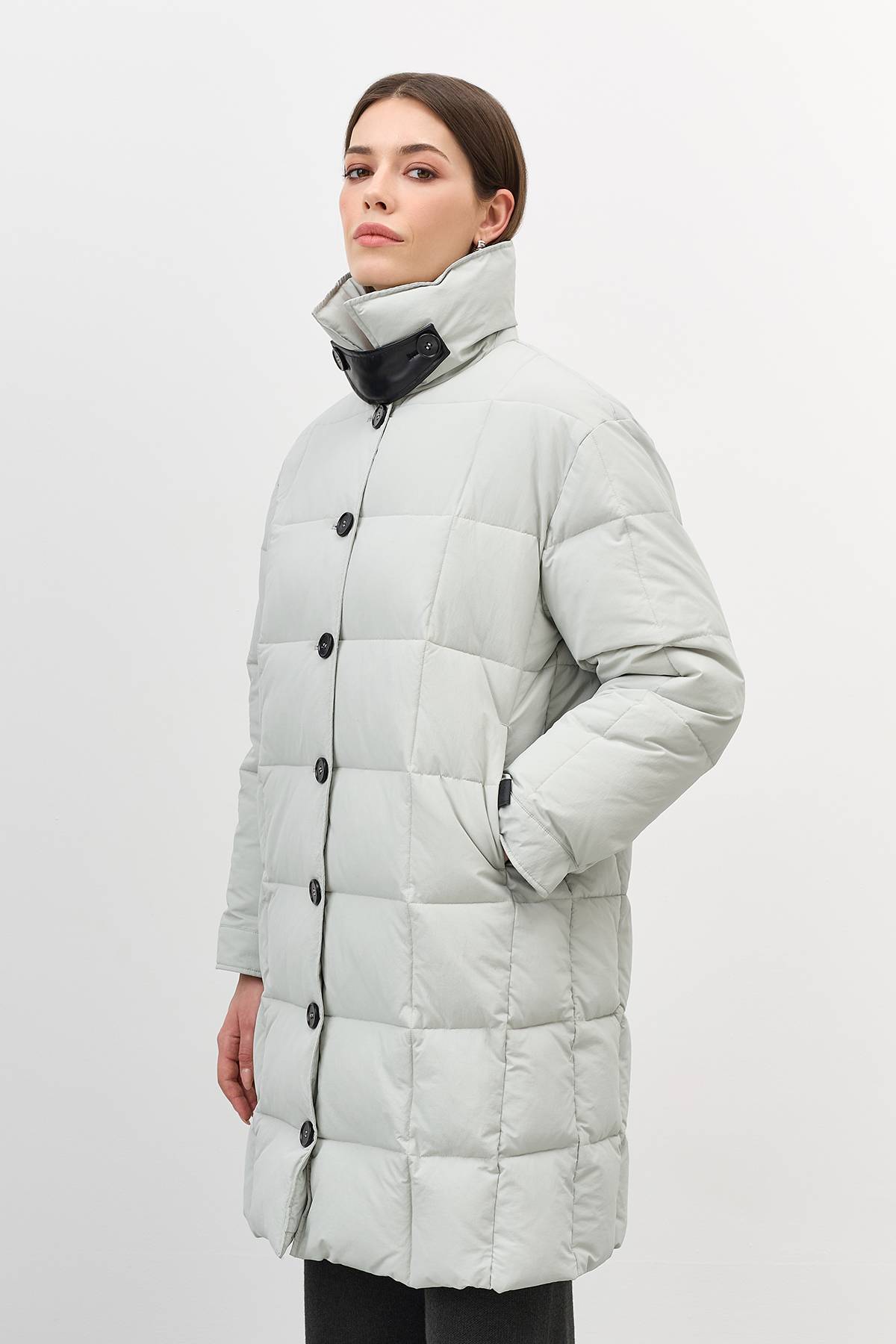 Лимитированная серия стеганое пальто с контрастной фурнитурой с палантином, 40