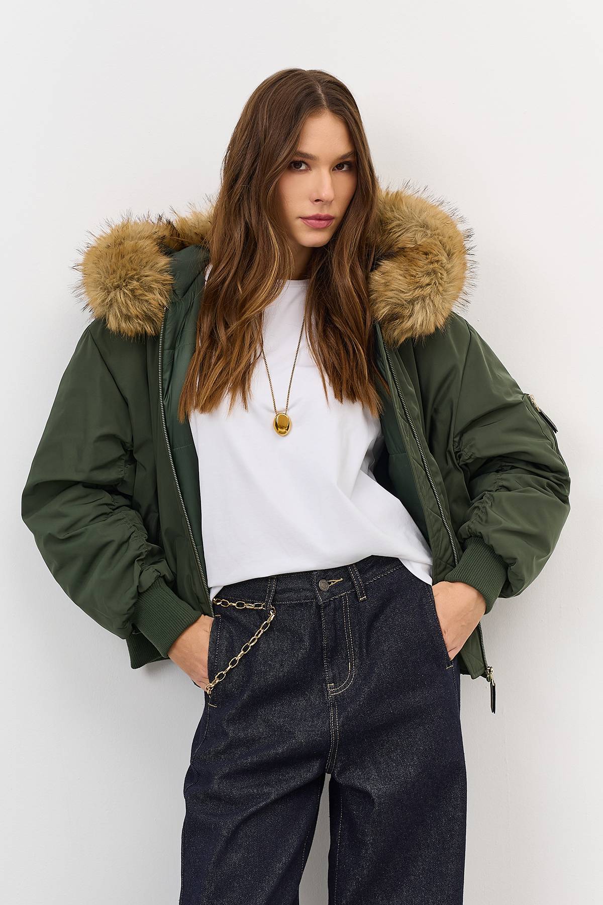 Лимитированная серия яркий бомбер с искусственным мехом с палантином, 44