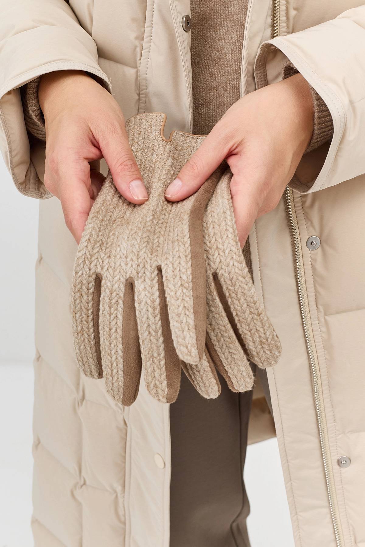 Комбинированные перчатки с разрезами, One