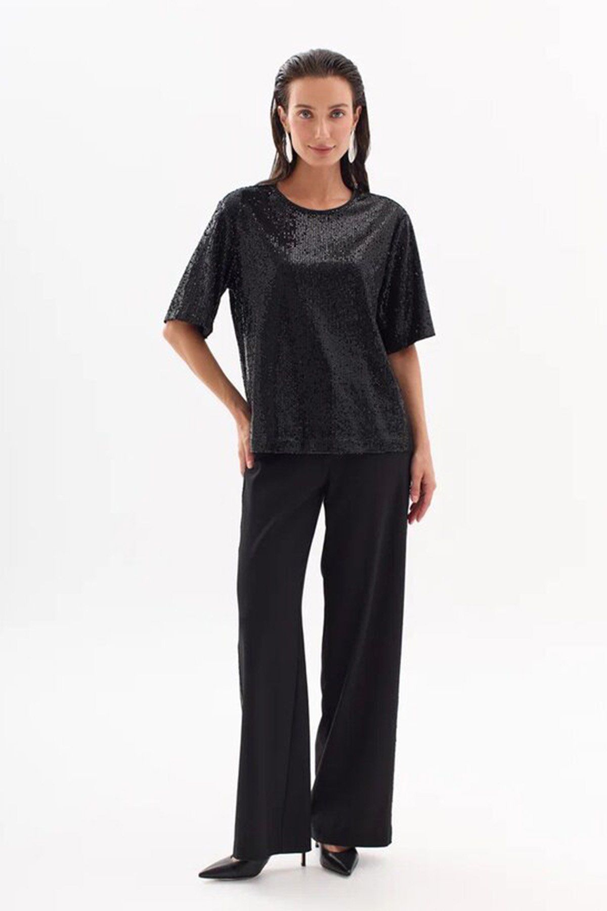 Топ с пайетками свободного силуэта, 42р