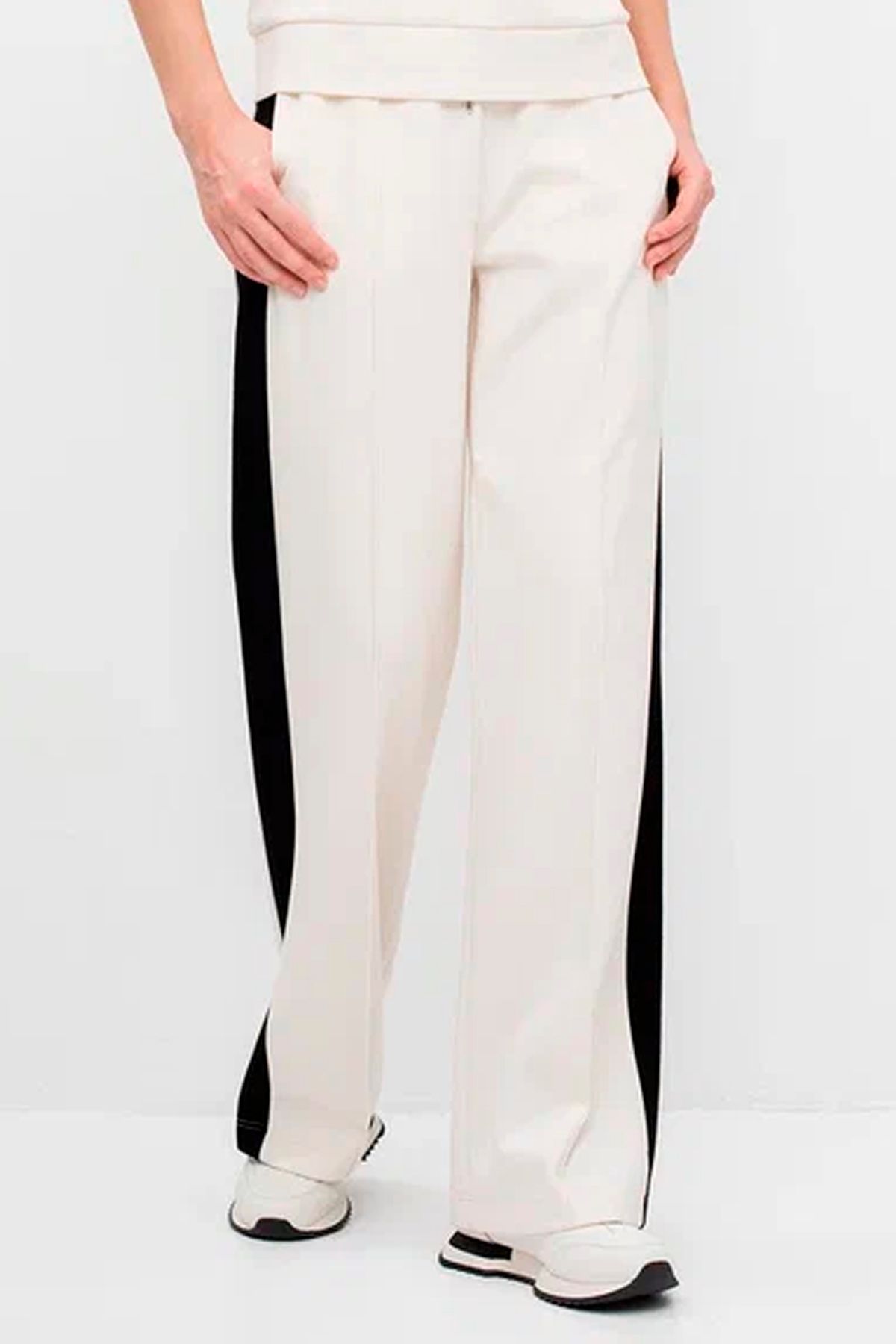 Молочные брюки с лампасами, 40