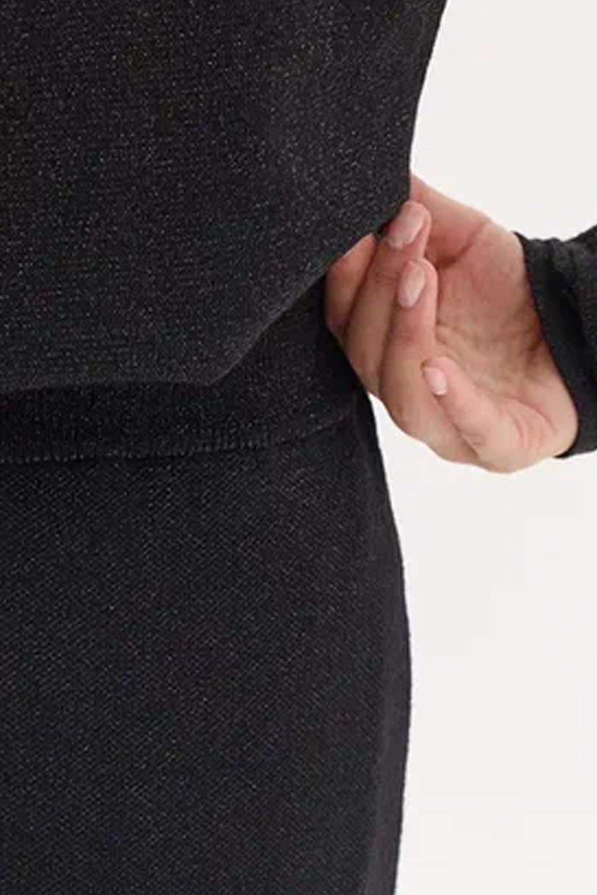 Трикотажная юбка с люрексом в черном цвете, 50р