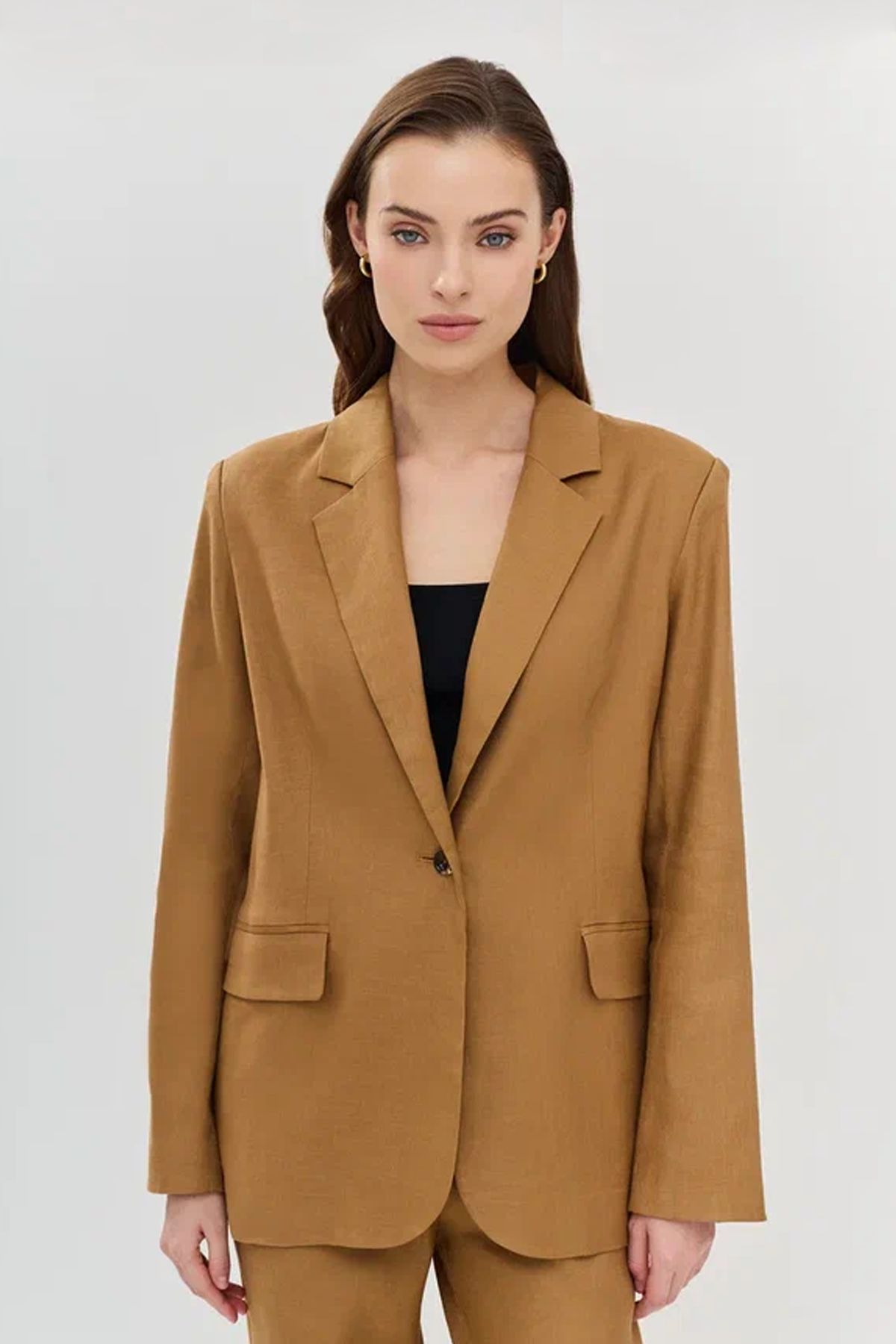 Однобортный жакет коричневого цвета с лацканами, 48р