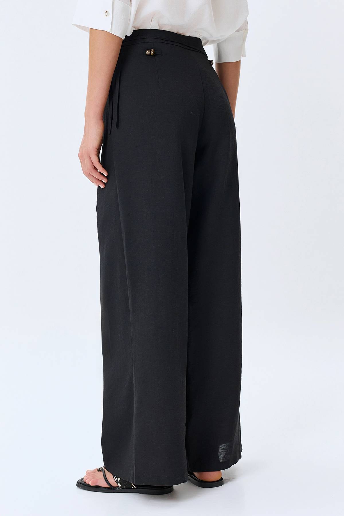 Широкие брюки с акцентным поясом, 48