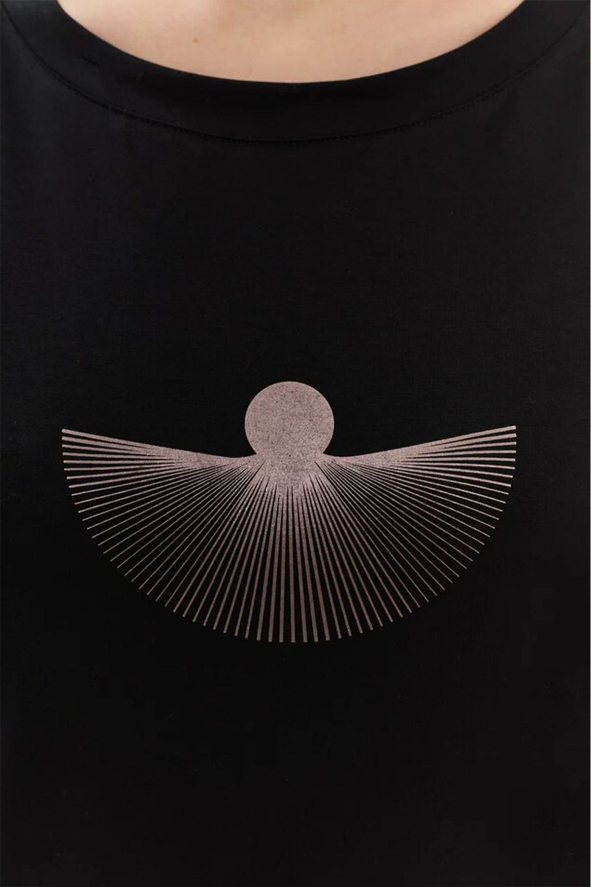 Стильная футболка с круглым вырезом на горловине, 54р