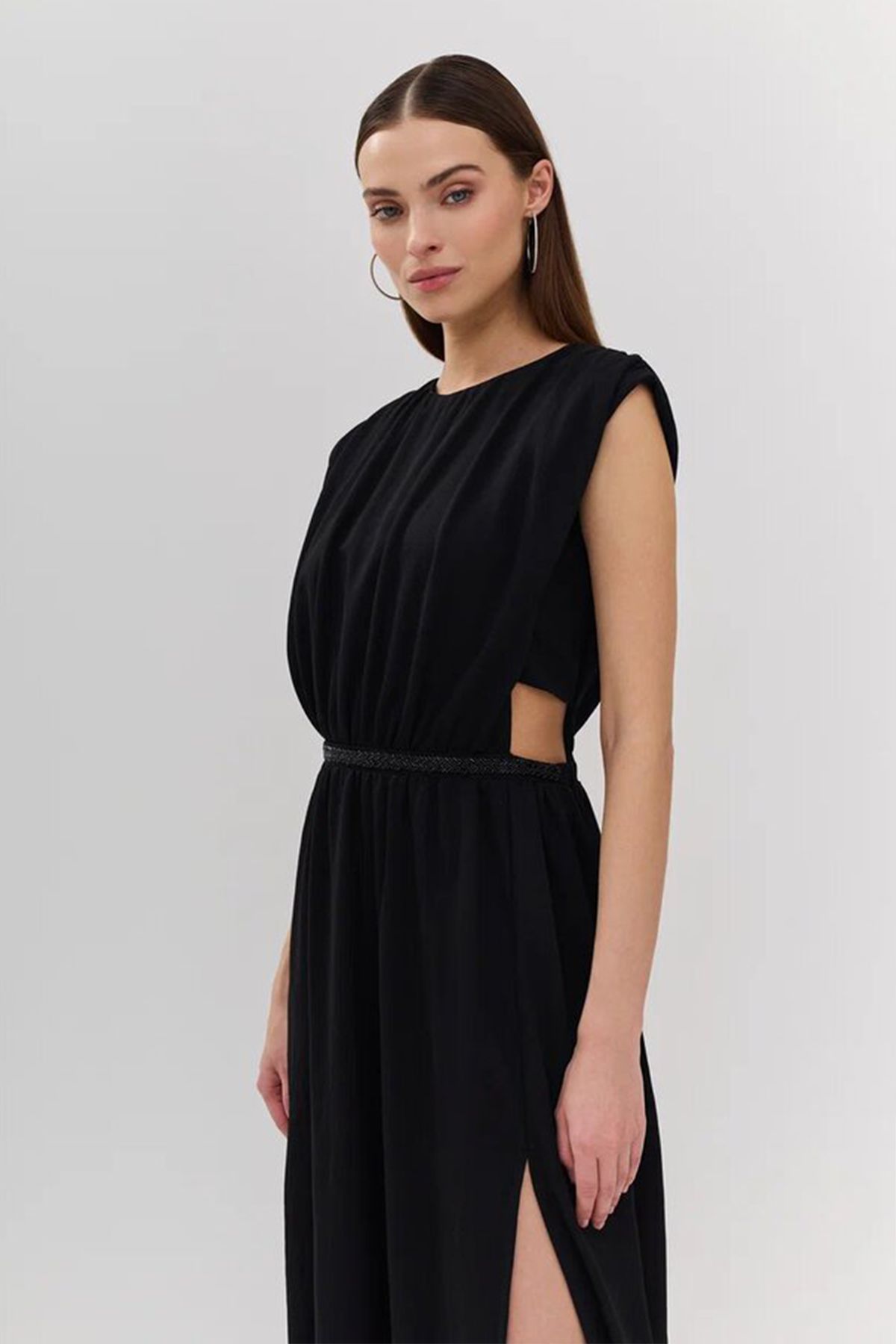 Длинное платье с открытыми боками и разрезом, 40р