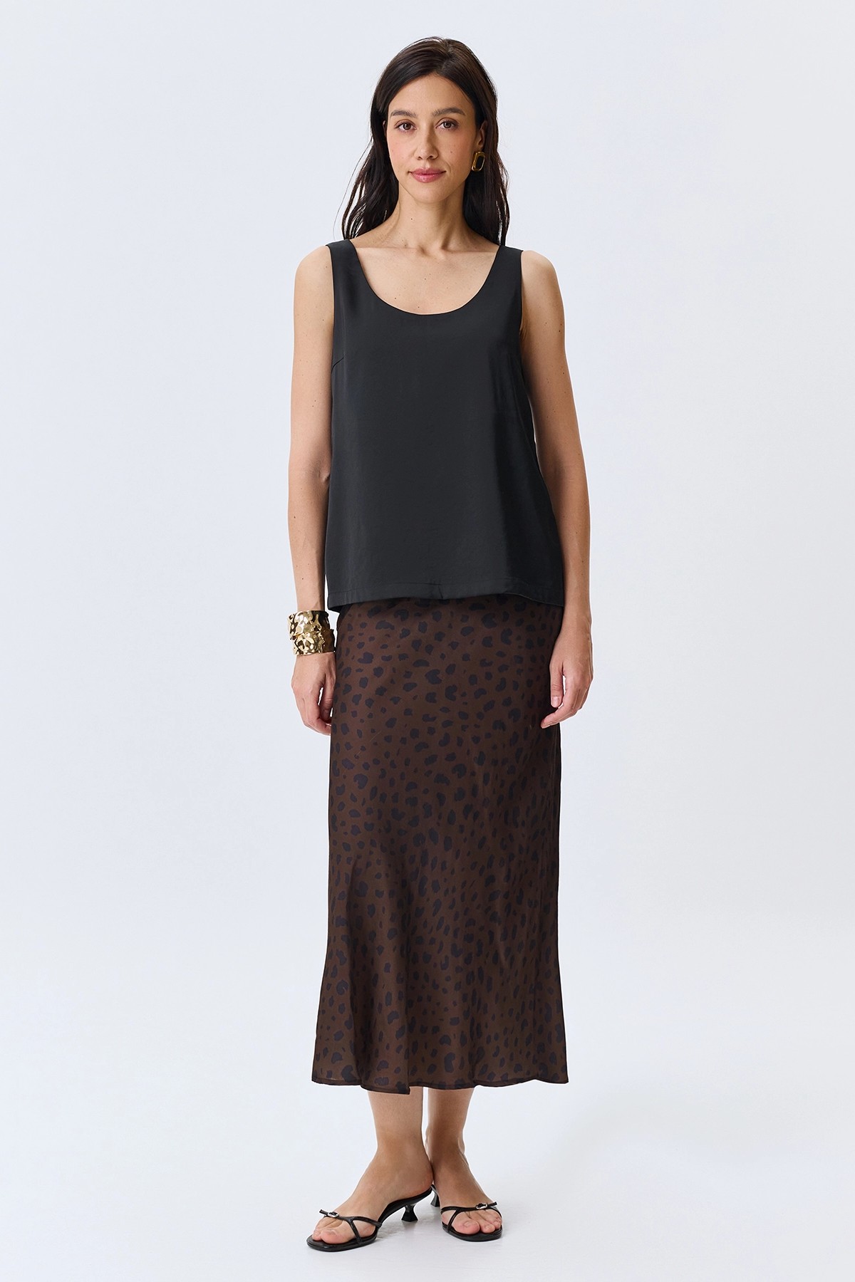 Черный свободный сатиновый топ, 52