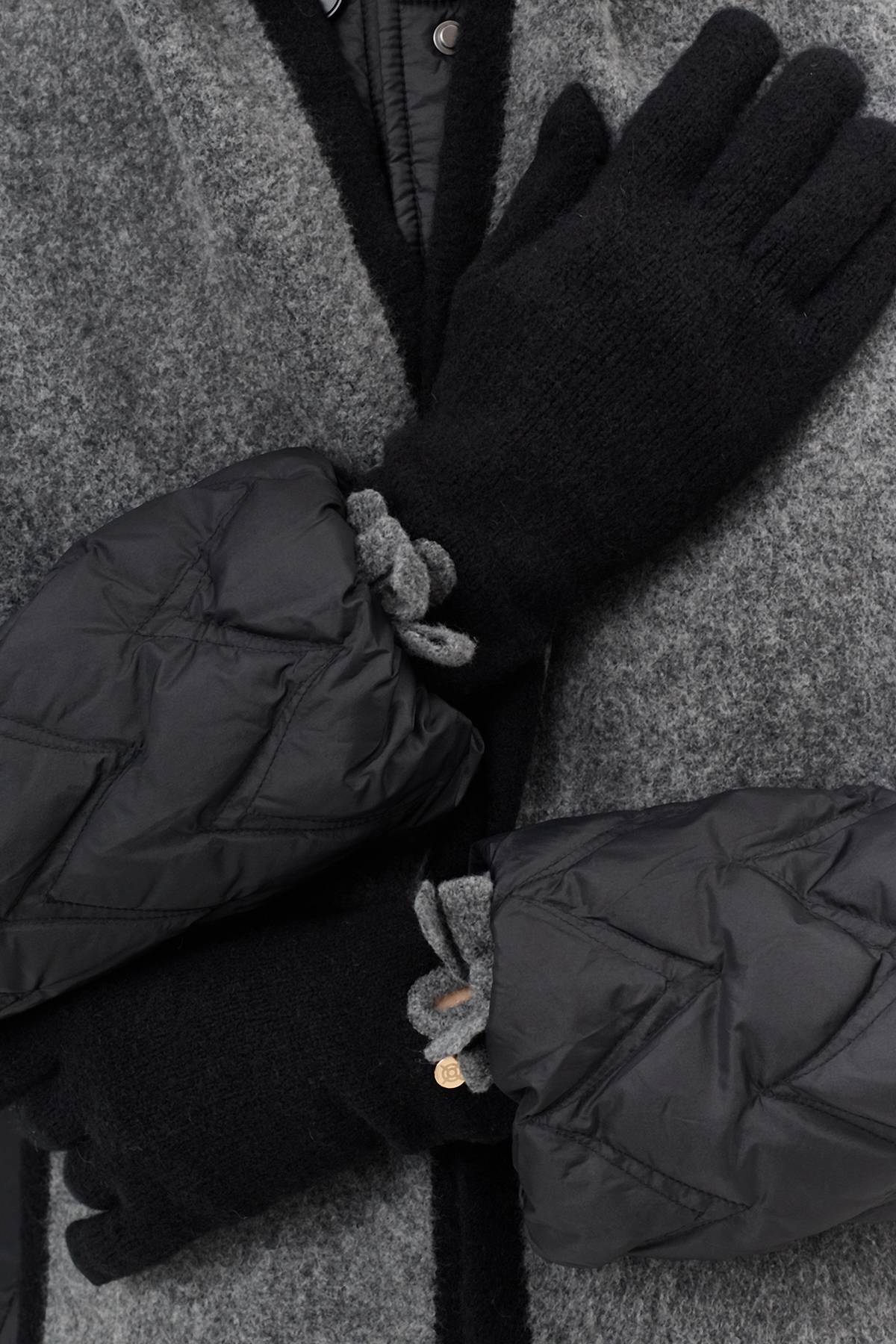 Черные вязаные перчатки с контрастной отделкой, One