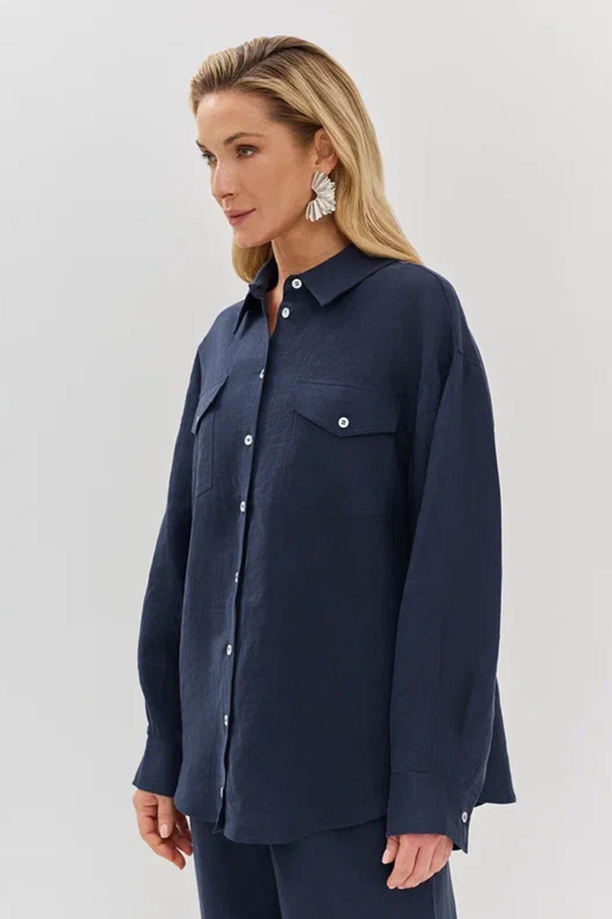 Хлопковая блузка с вышивкой на рукаве, 48р