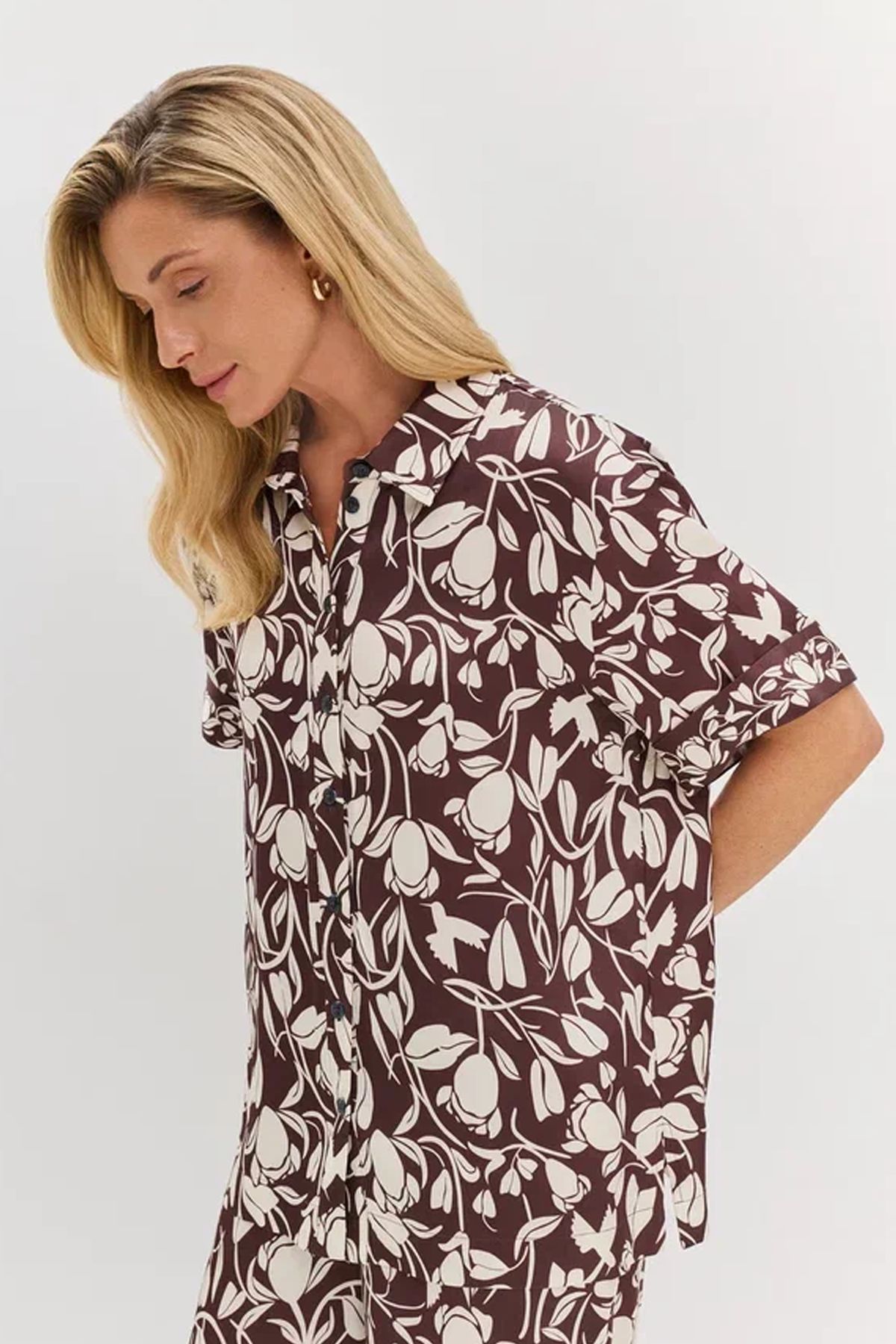 Блузка в цветочный принт с коротким рукавом, 54р