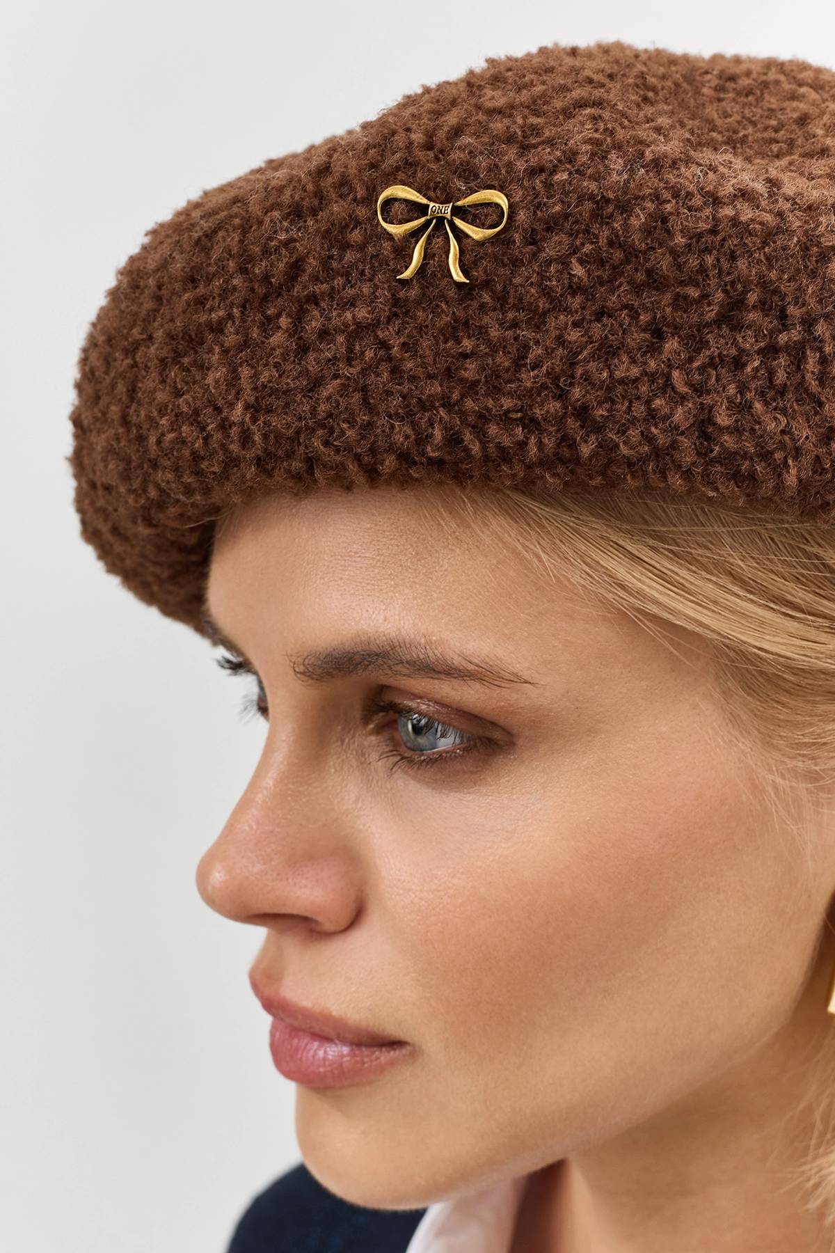 Берет с минималистичным декором, One