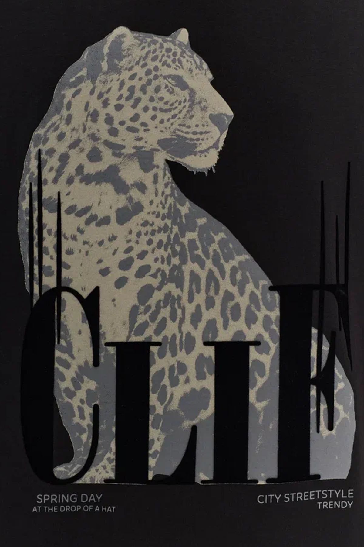 Чёрная футболка с комбинированным принтом, 48р