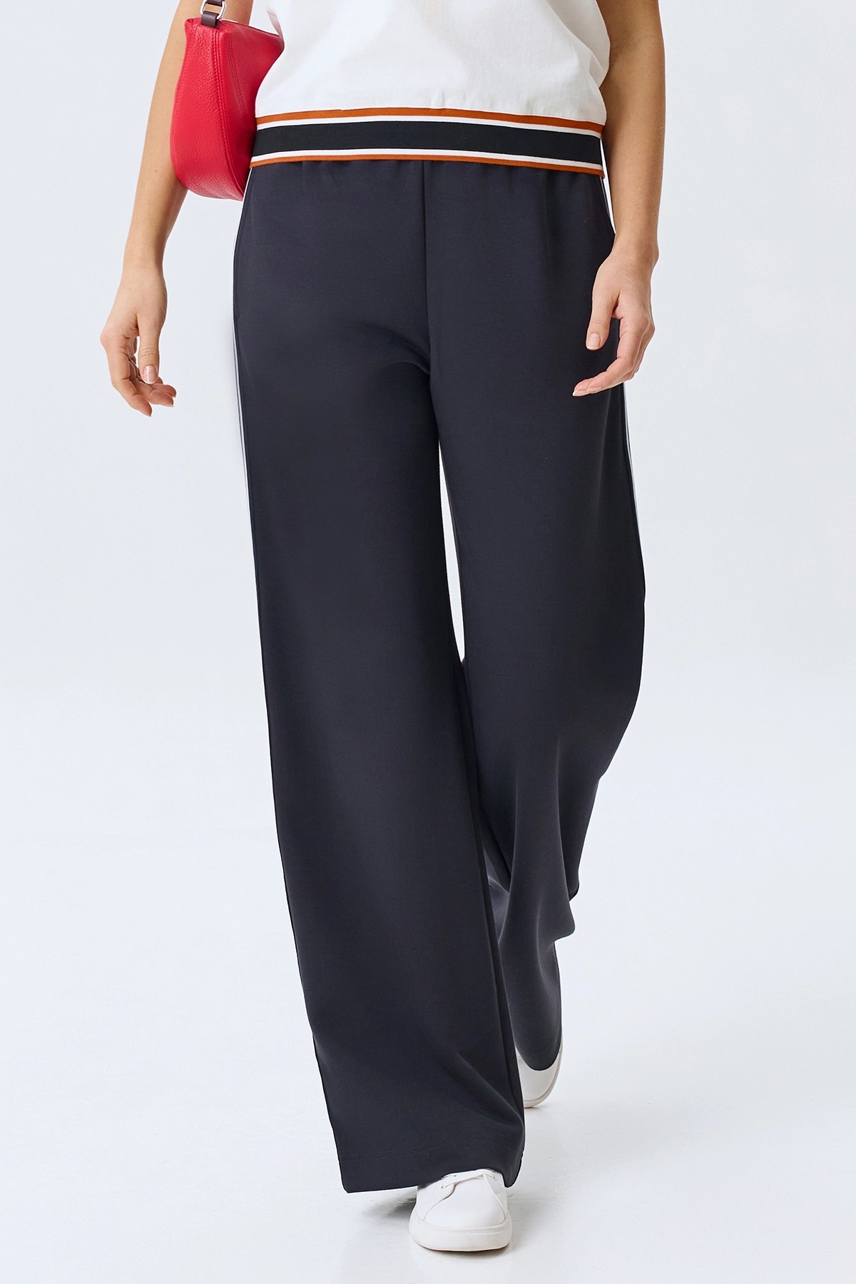 Трикотажные брюки с контрастными лампасами, 34