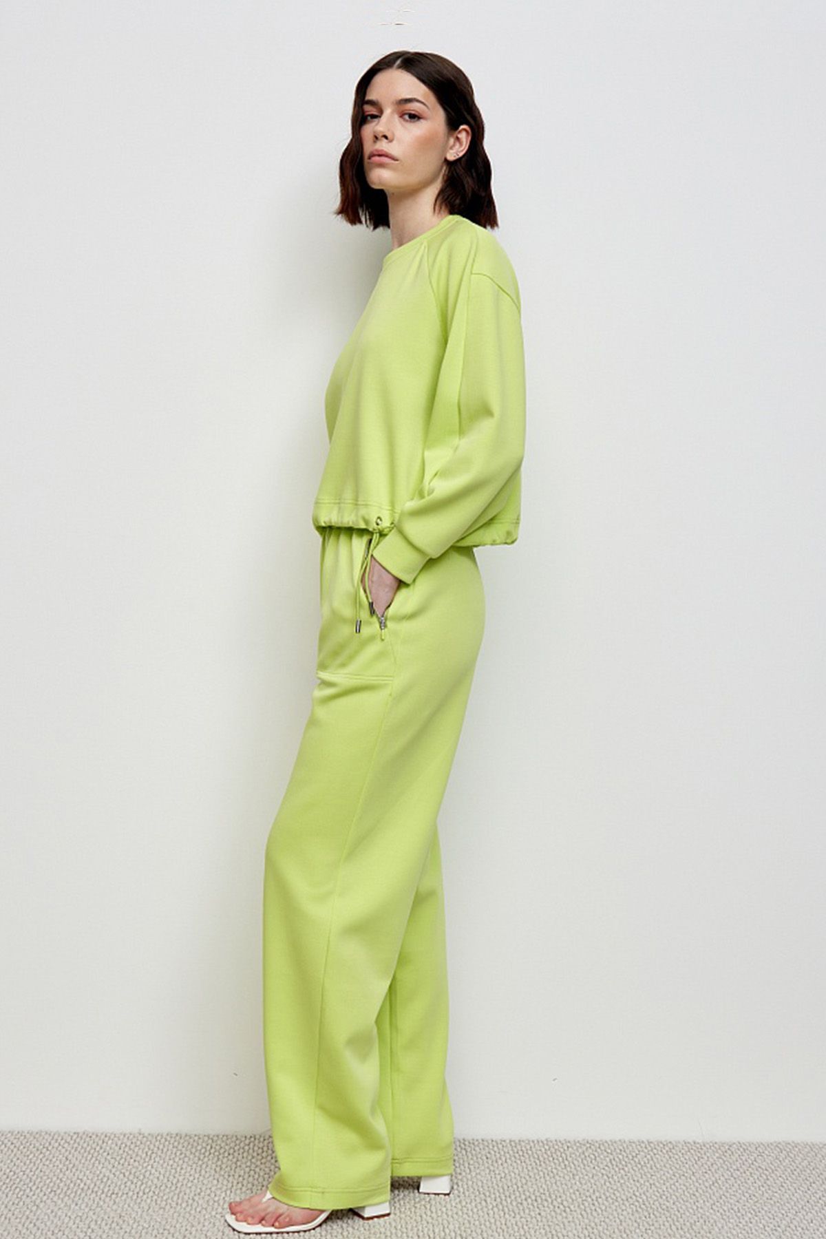 Брюки с боковыми карманами на молнии, 52р