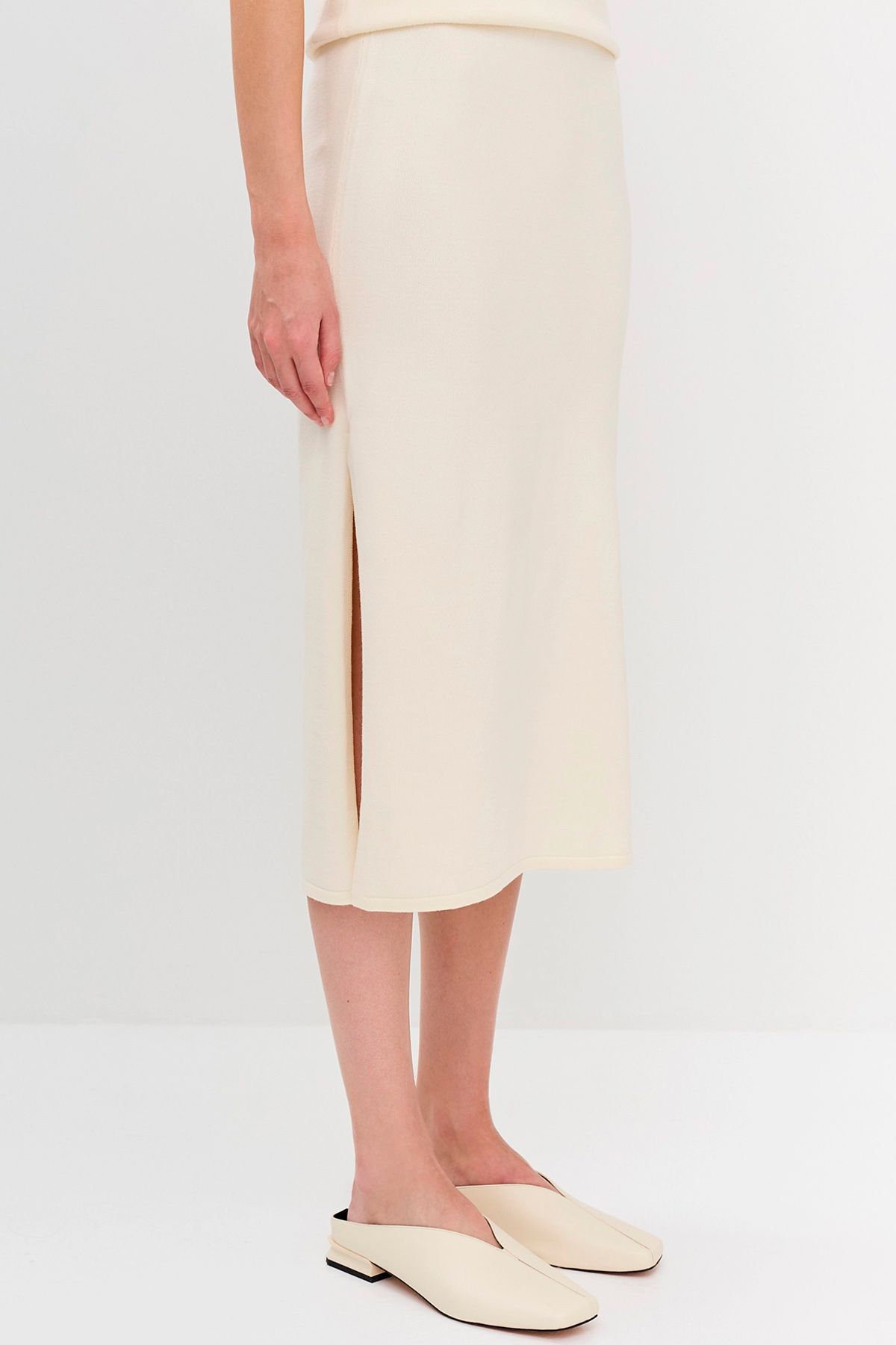 Трикотажная юбка-карандаш с резинкой на талии, 44р