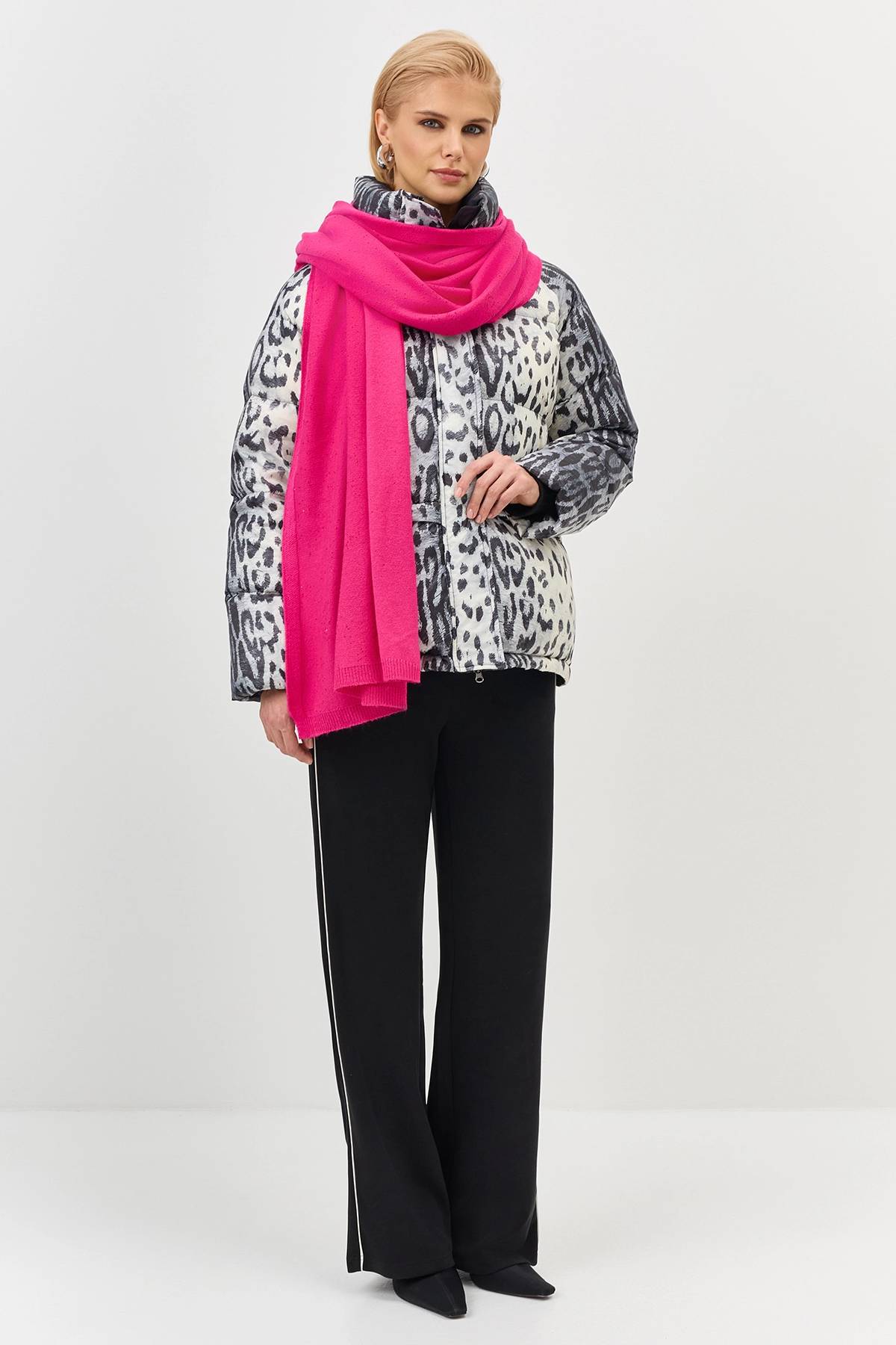 Розоый вязаный шарф с деликатными пайетками, One