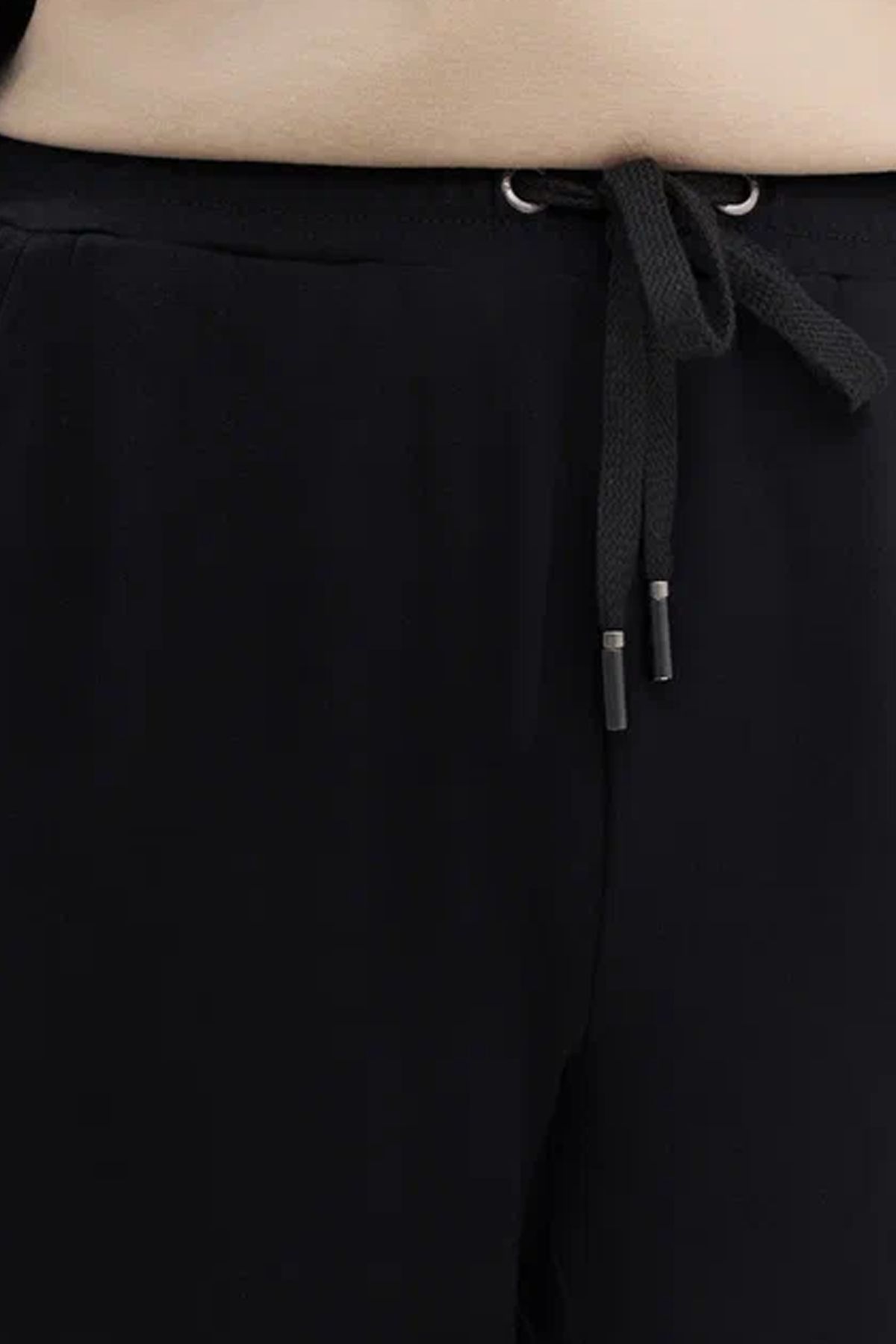 Базовые трикотажные брюки в черном цвете, 52р