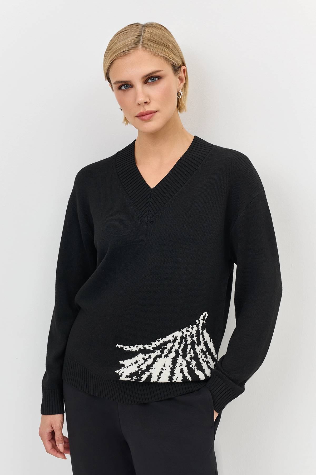 Лимитрированная серия свитер с контрастным узором и ремень, 46