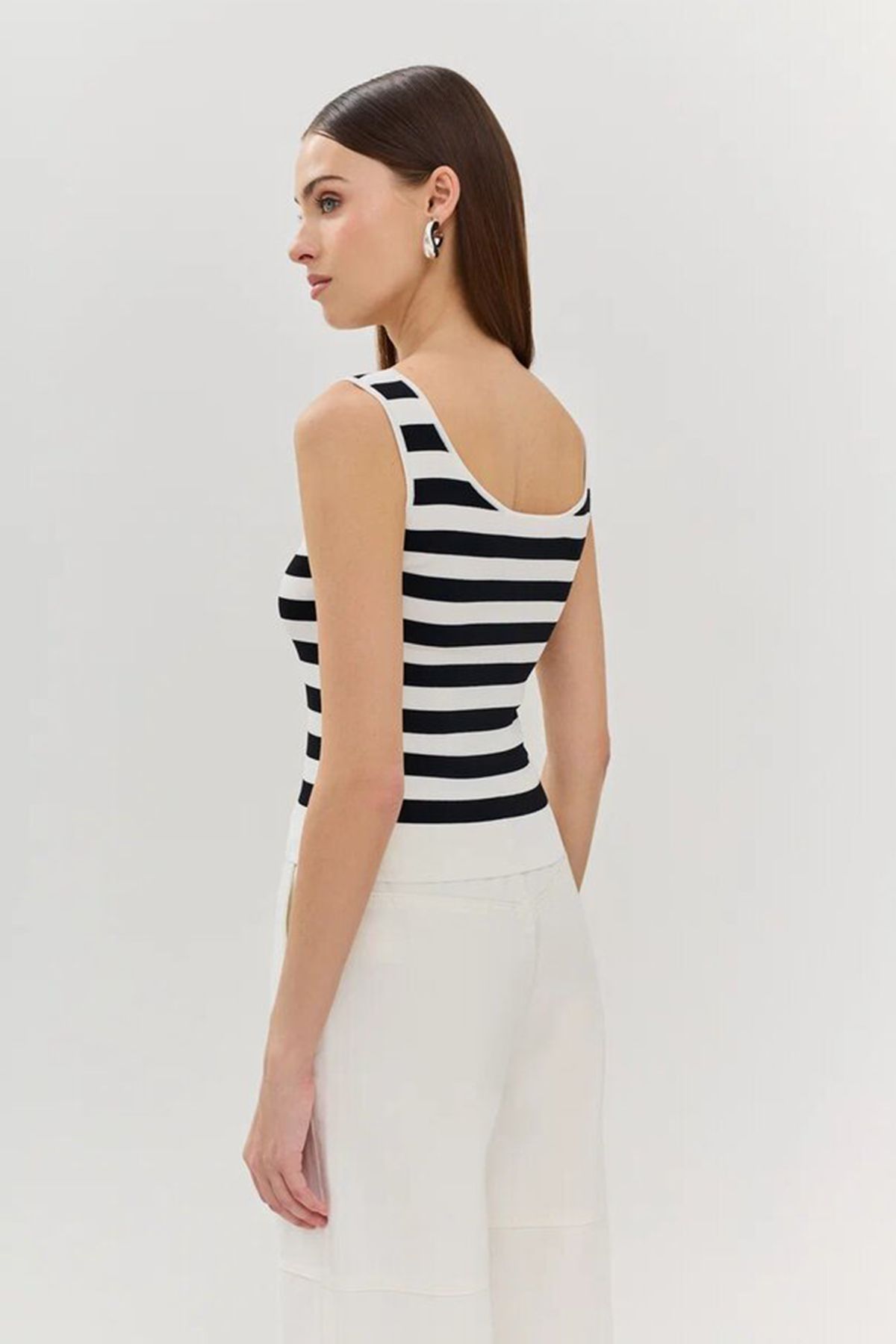 Трикотажный топ в полоску без рукавов, 40р