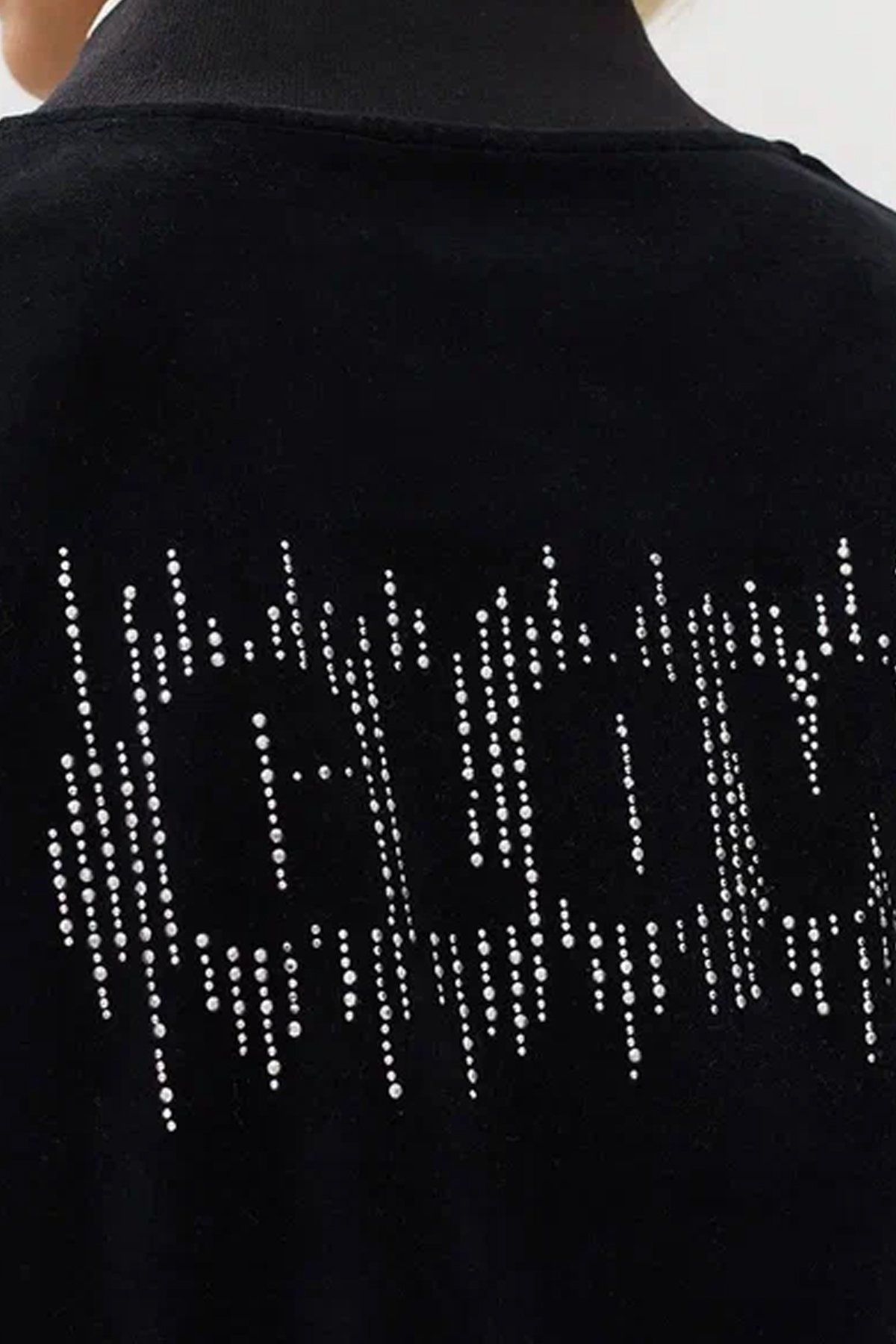 Велюровый жакет-бомбер с аппликацией из серебристых страз в черном цвете, 44р