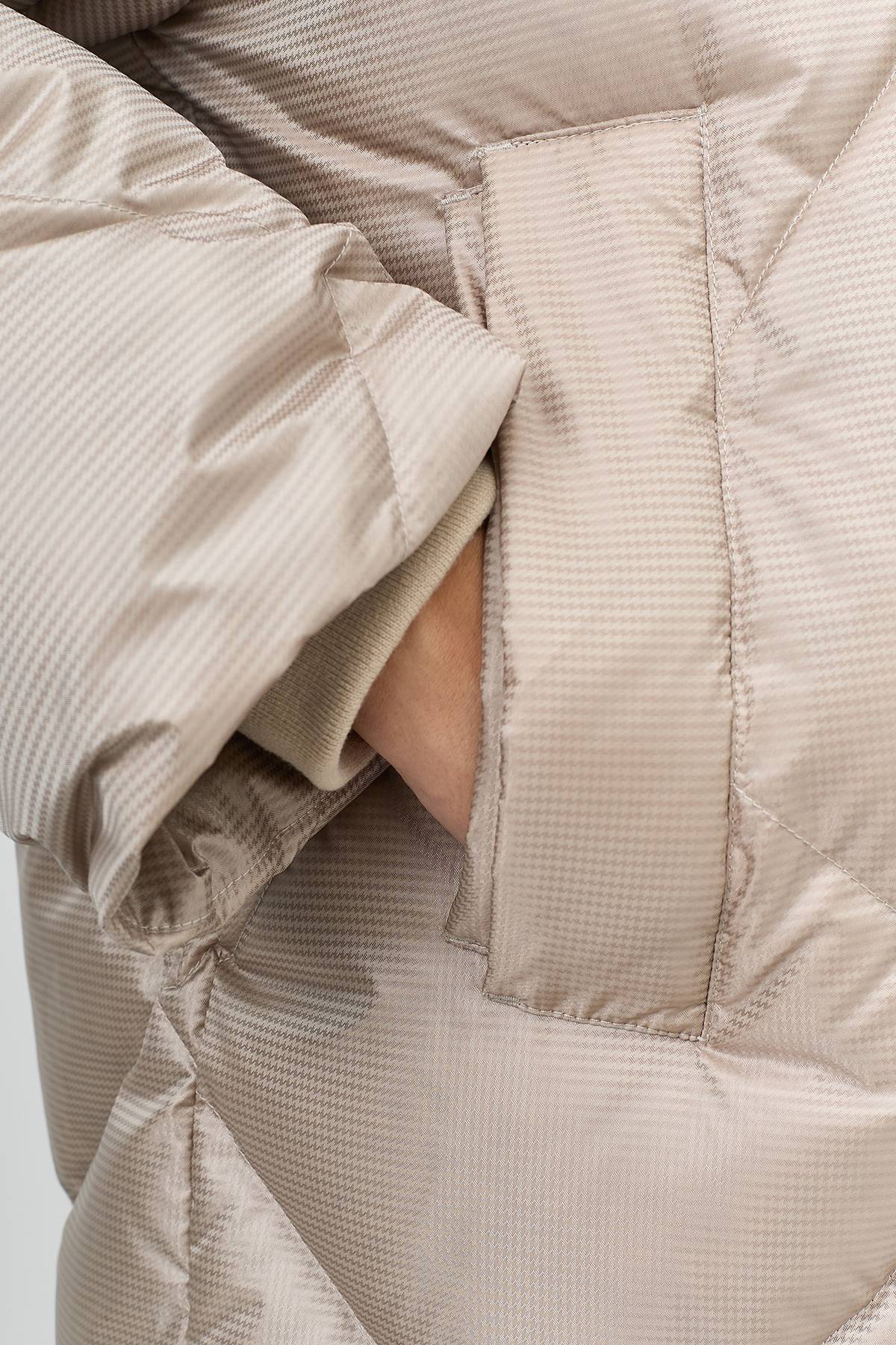 Лимитированная серия  пуховое пальто из фактурной ткани и палантин, 42