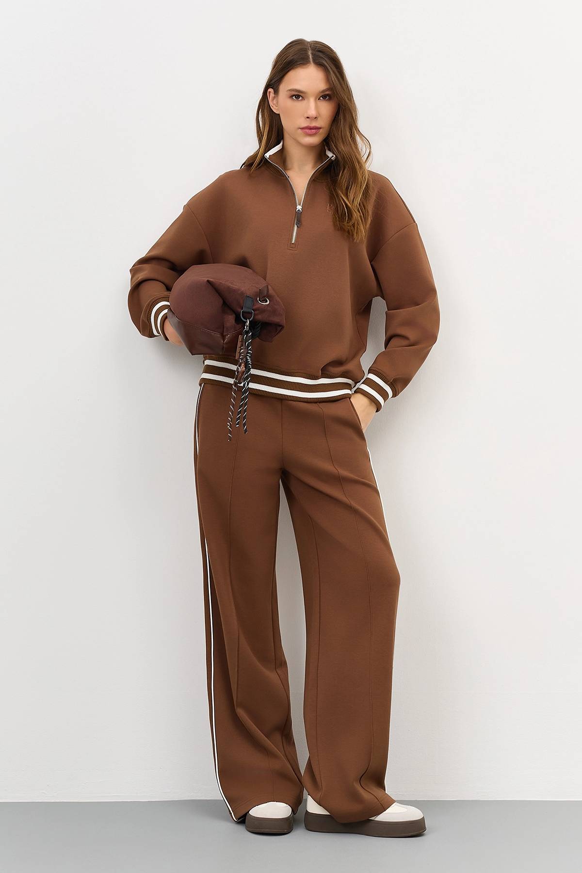 Лимитированная серия трикотажные брюки свободного силуэта с контрастным кантом и ремень, 46