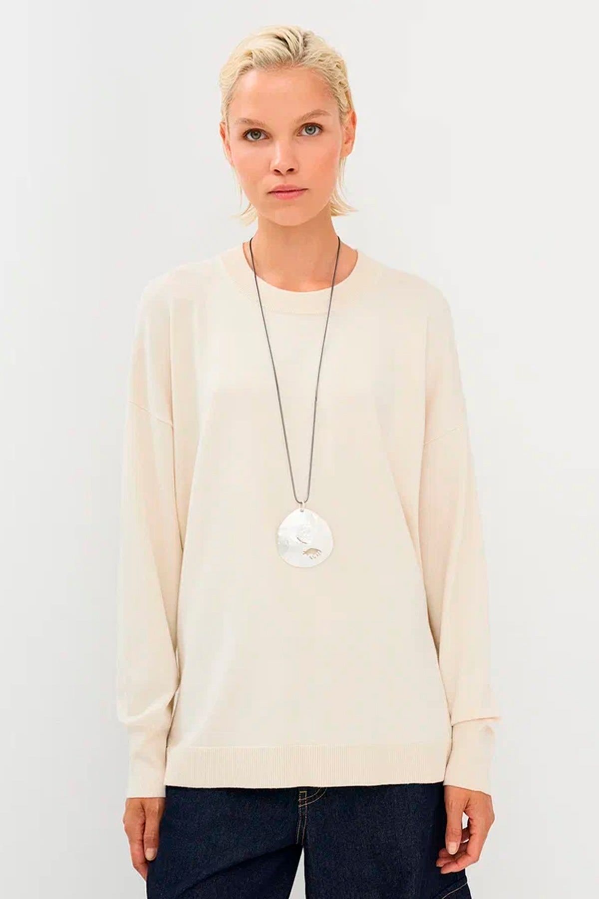 Удлиненный базовый джемпер в молочном цвете, 46р