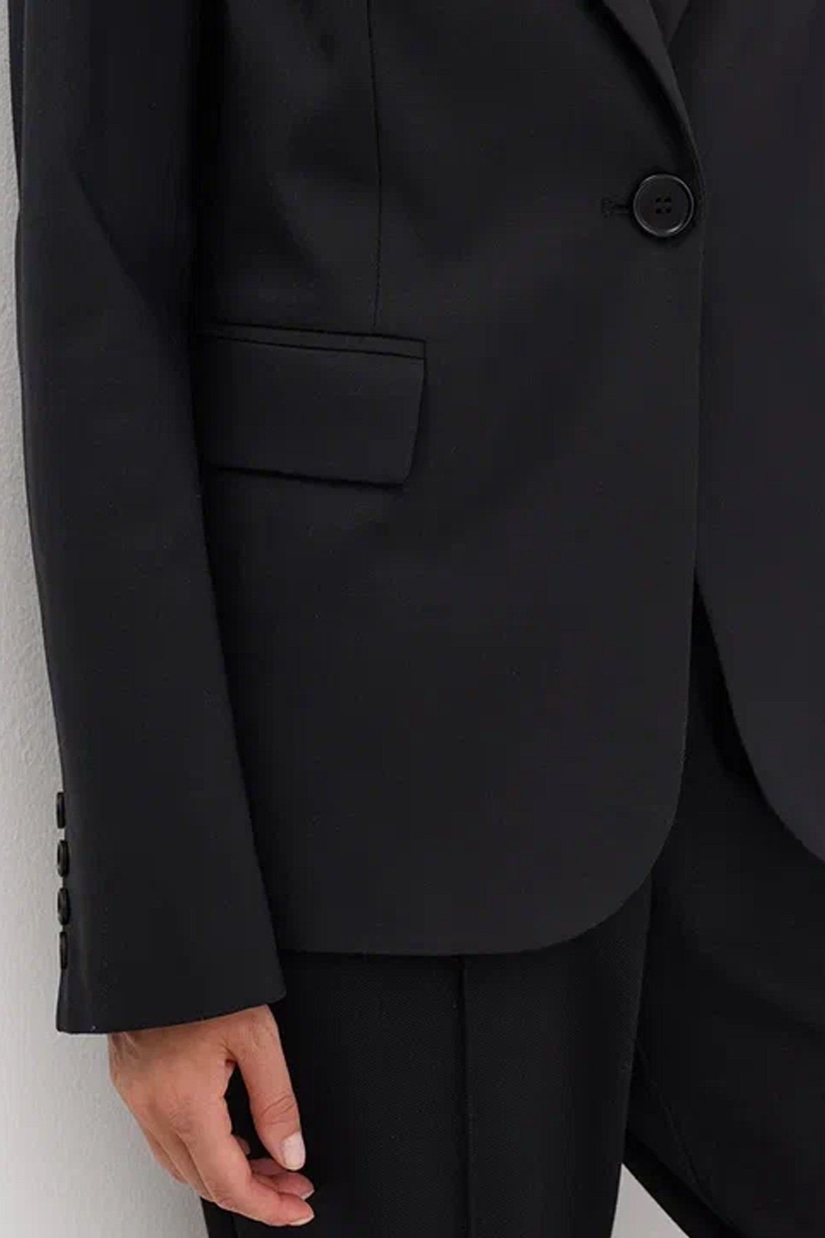 Однобортный жакет в классическом стиле, 44р