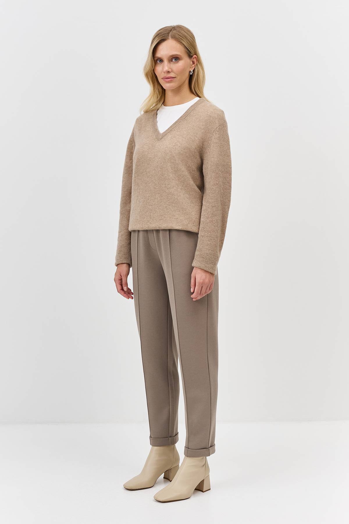 Лимитированная серия джемпер с V-образным вырезом из 100% кашемира и ремень, 36