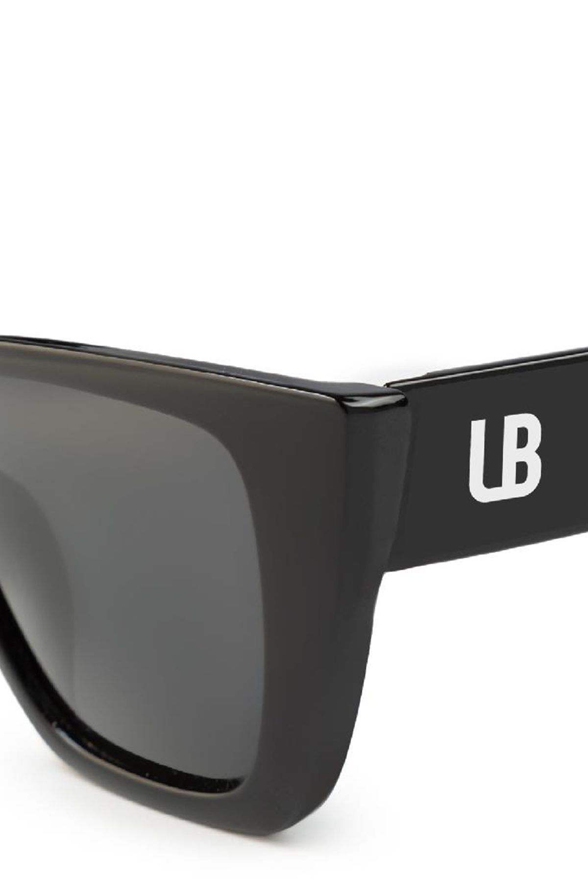 Солнцезащитные очки с высококачественными полимерными линзами в черном цвете, One size