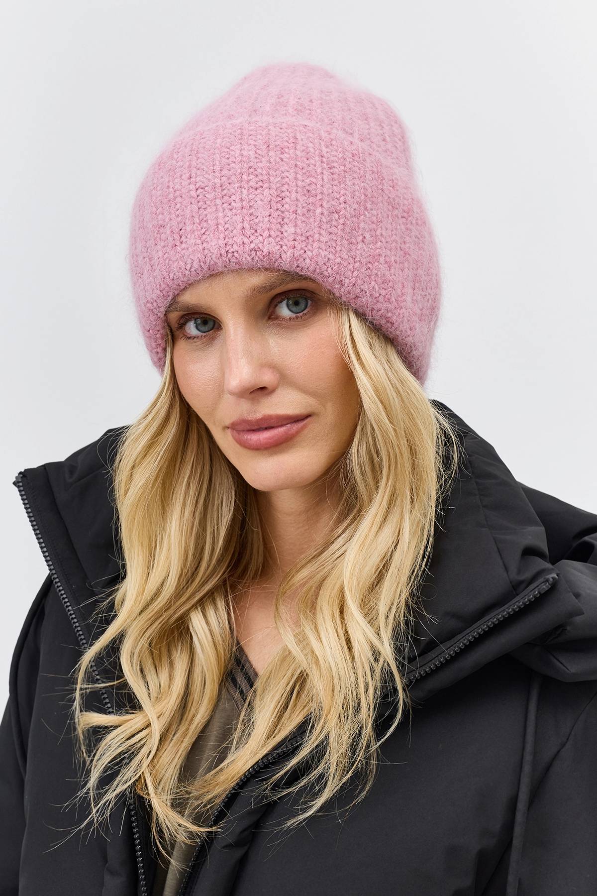Розовая теплпя шапка с ангорой, One