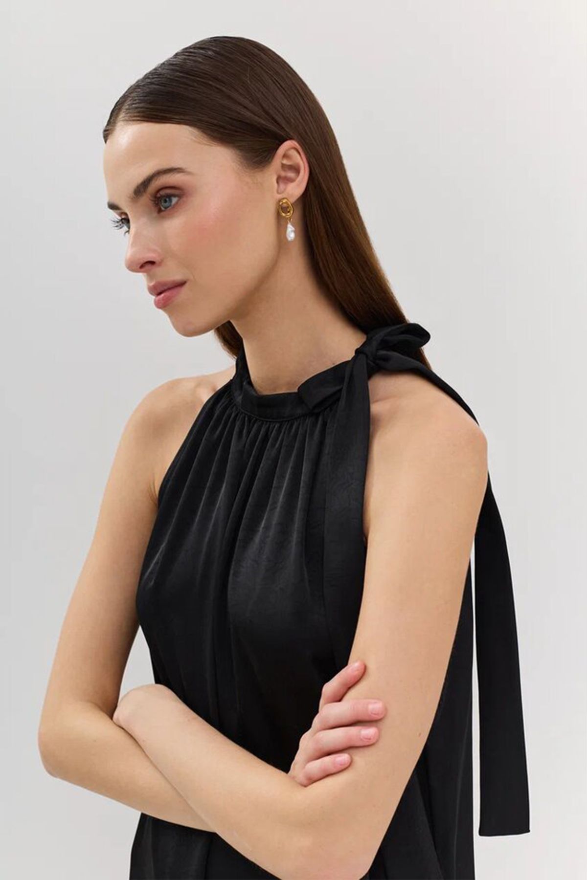 Платье миди с боковыми карманами в чёрном цвете, 48р