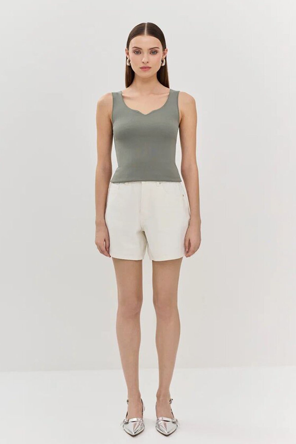 Удлинённый трикотажный топ в оливковом цвете 53731/57, 40р