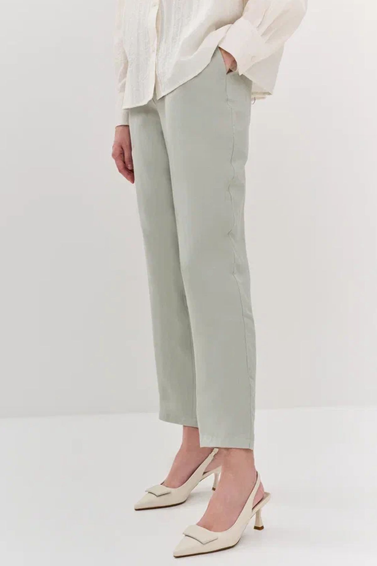 Прямые брюки светло-оливкового цвета со шнурком на талии, 42р