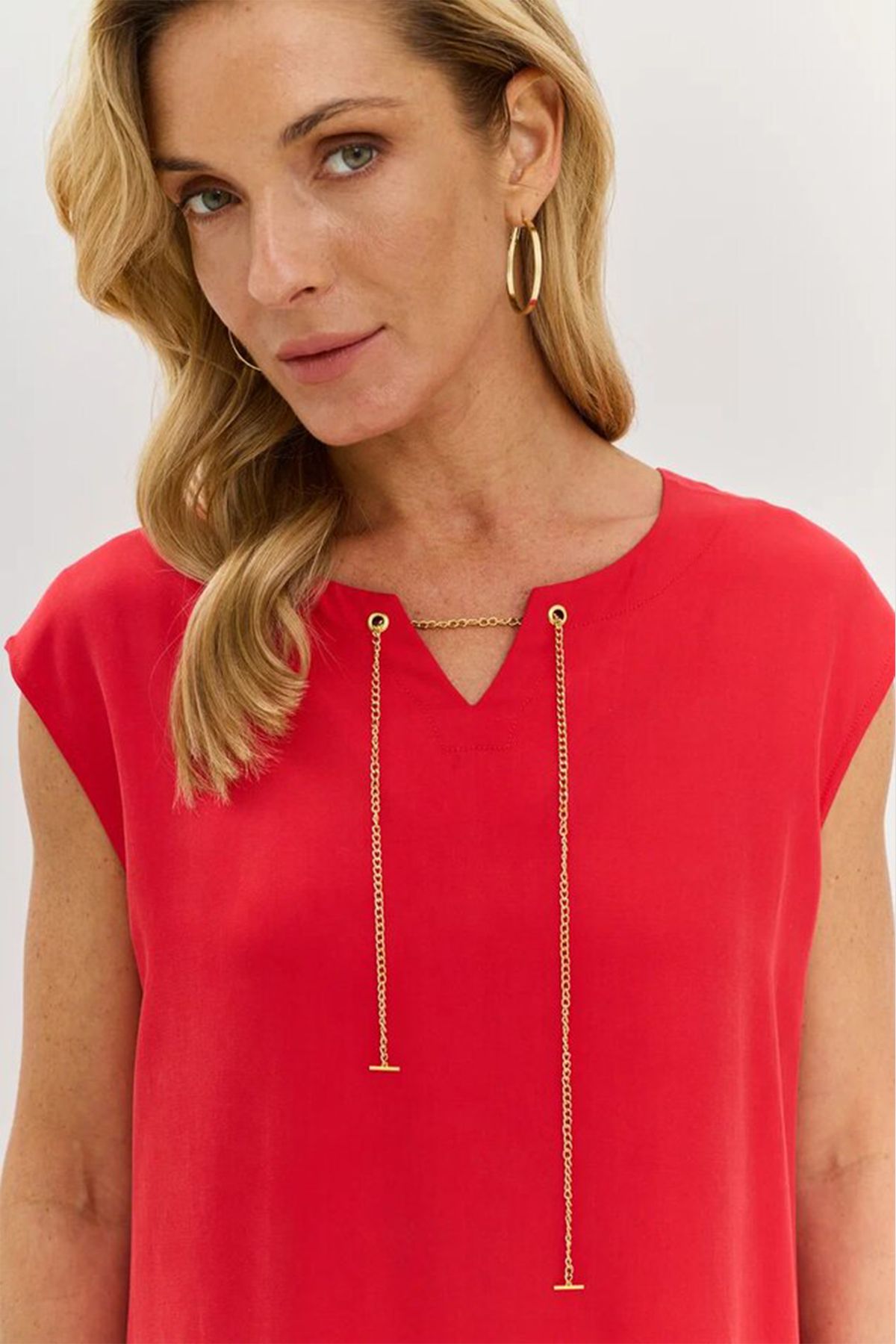 Платье красного цвета без рукавов, 44р