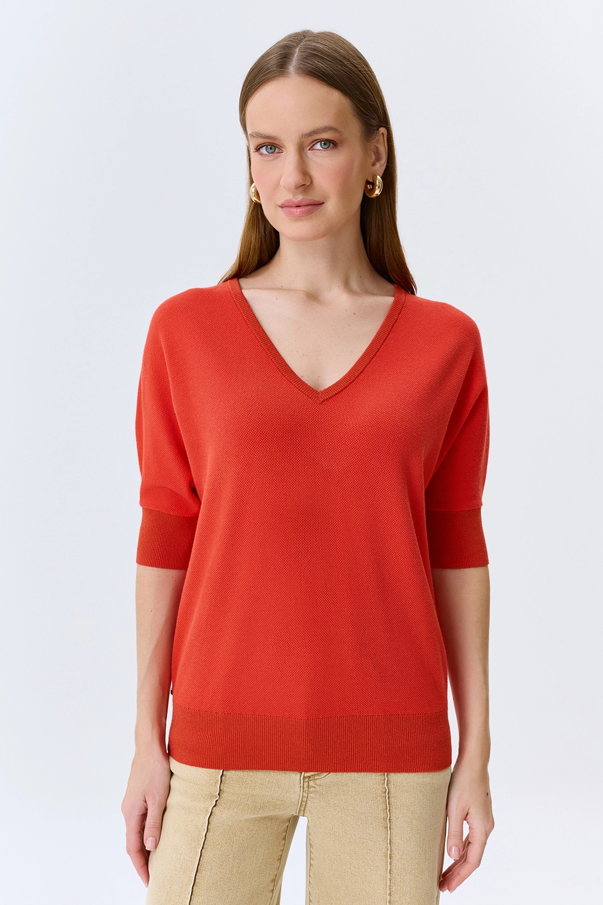 Яркий джемпер V-neck, 46