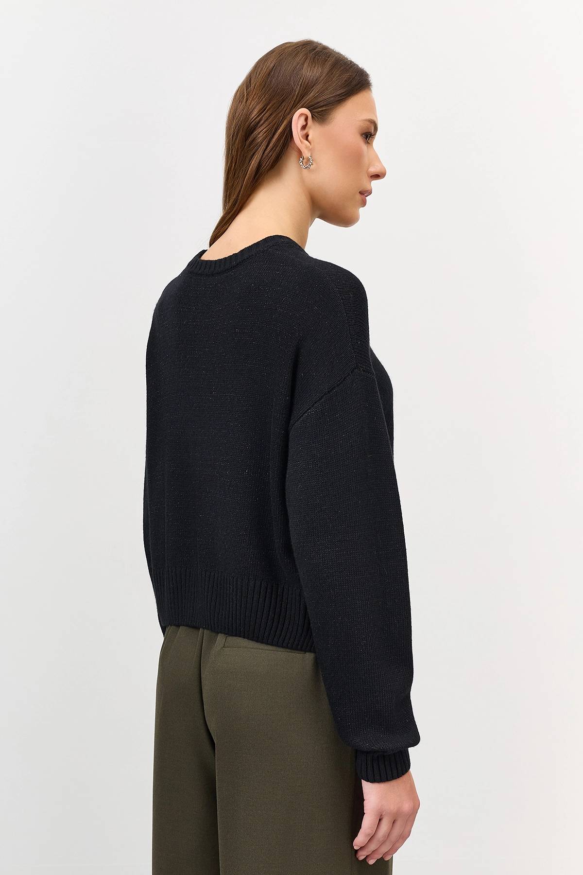 Лимитированная серия черный джемпер с палантином, 46