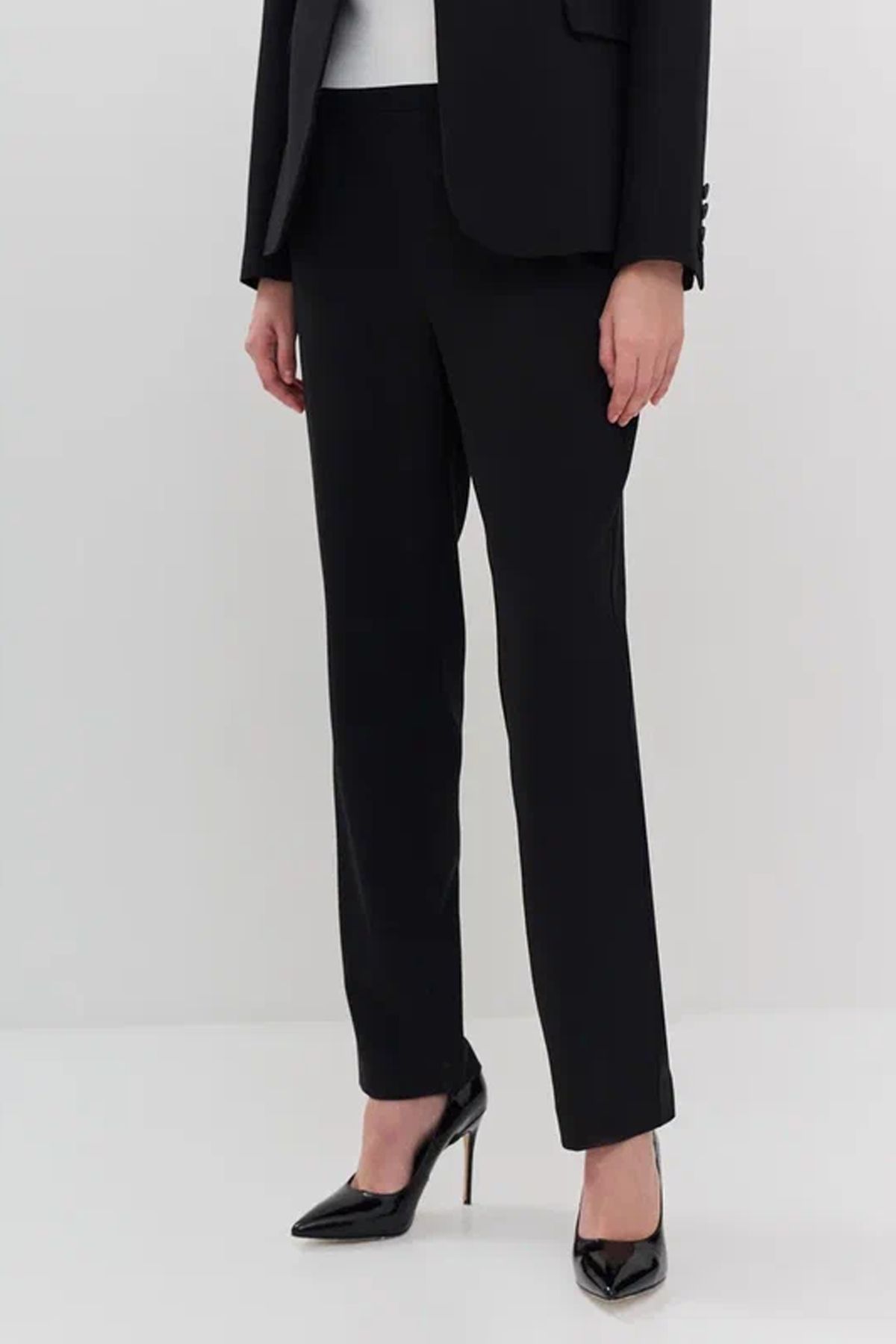 Классические брюки черного цвета, 54р