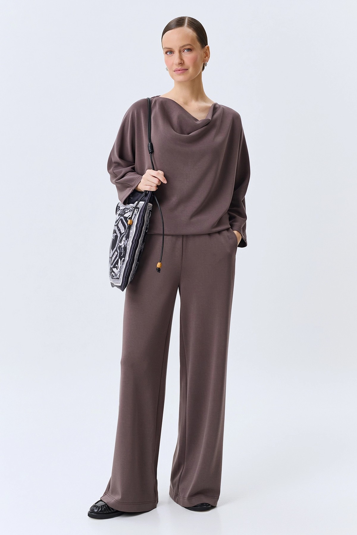 Прямые брюки из мягкого модала, 44