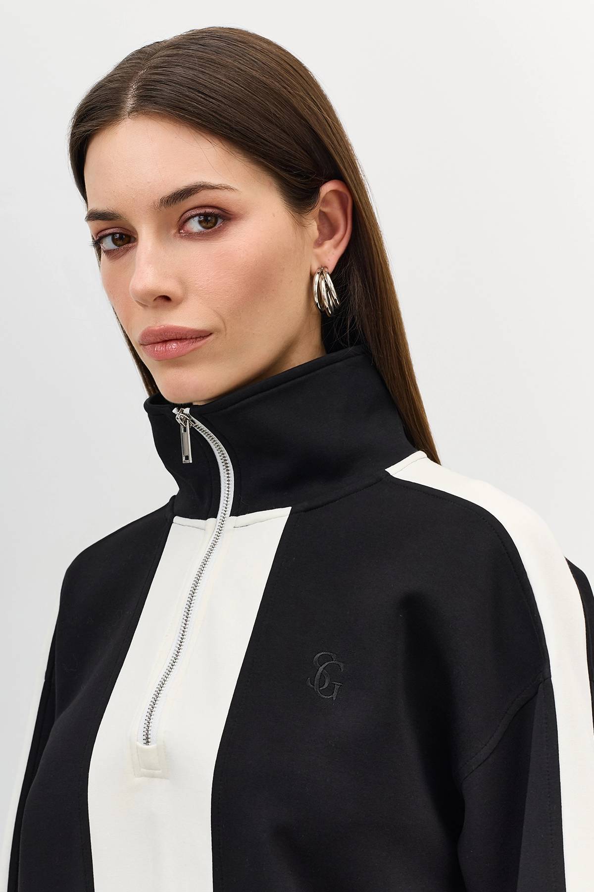 Лимитированная серия джемпер с синим палантином, 40